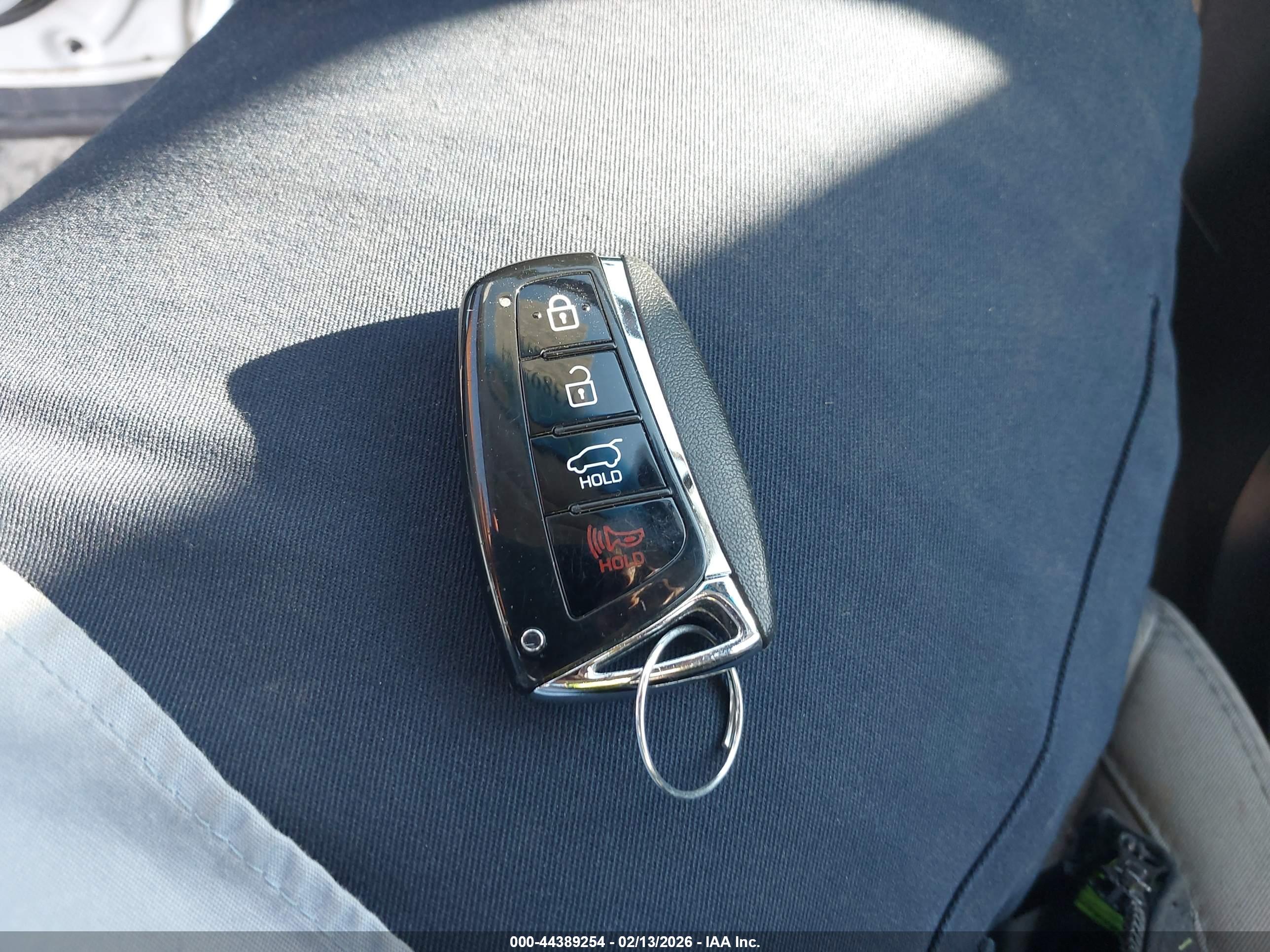 HYUNDAI SANTA image 11