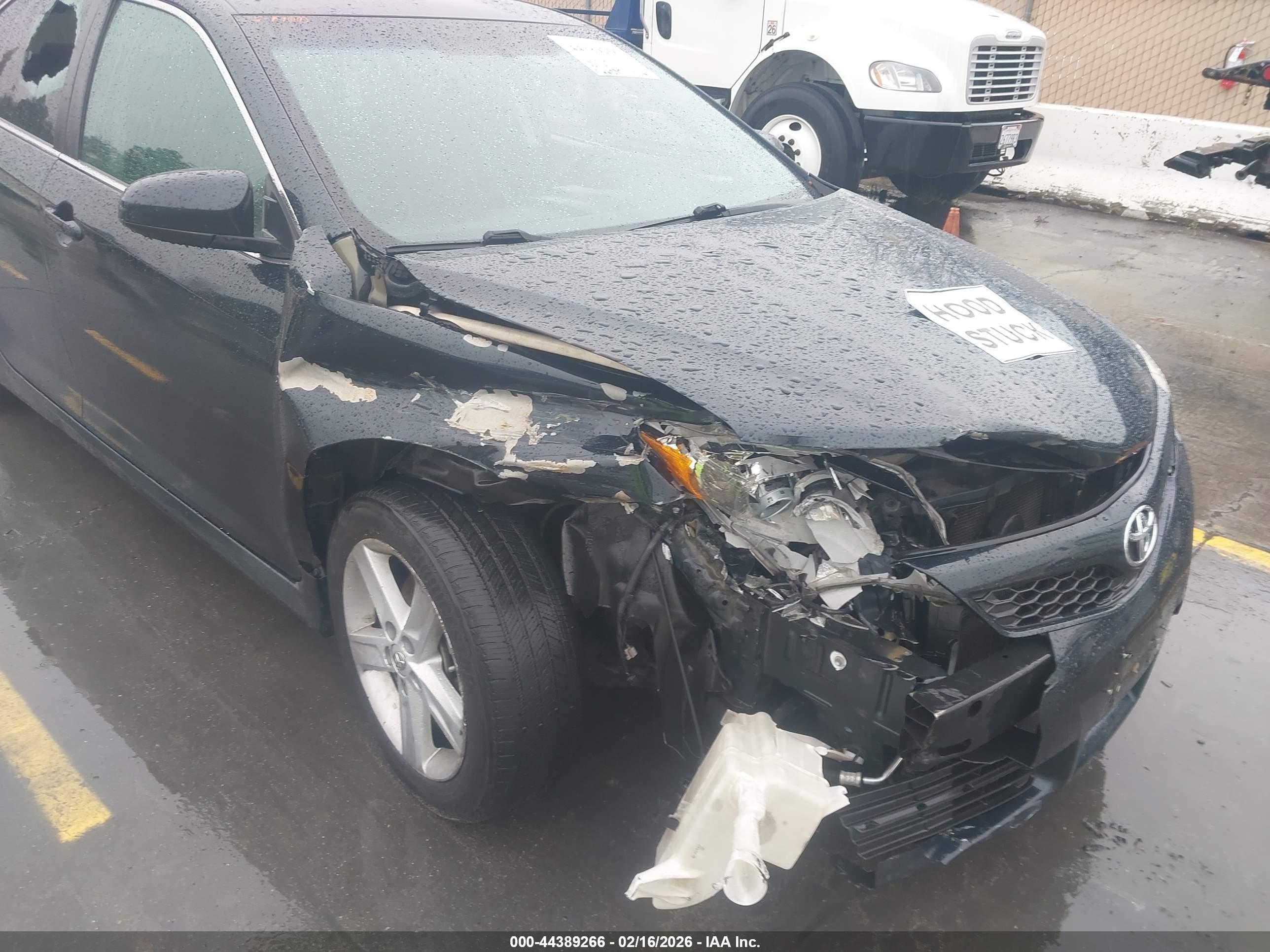 TOYOTA CAMRY image 6