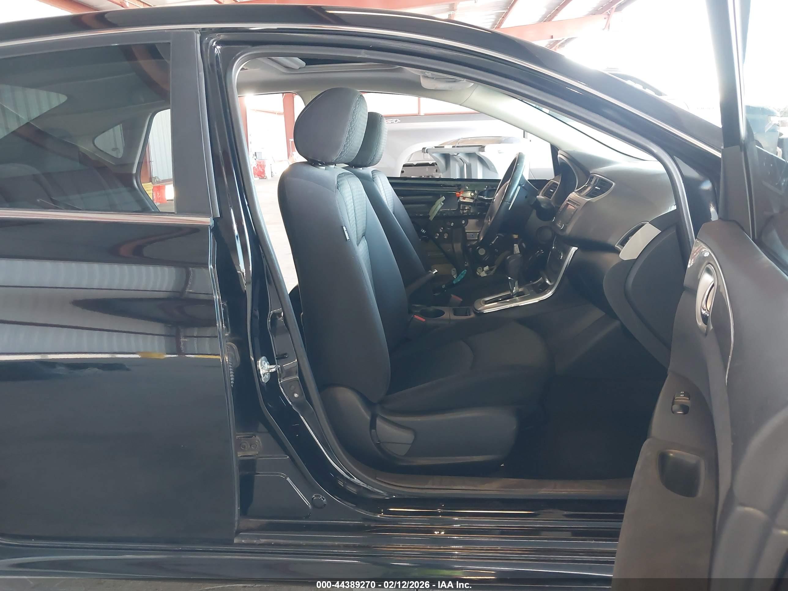 NISSAN SENTRA image 5