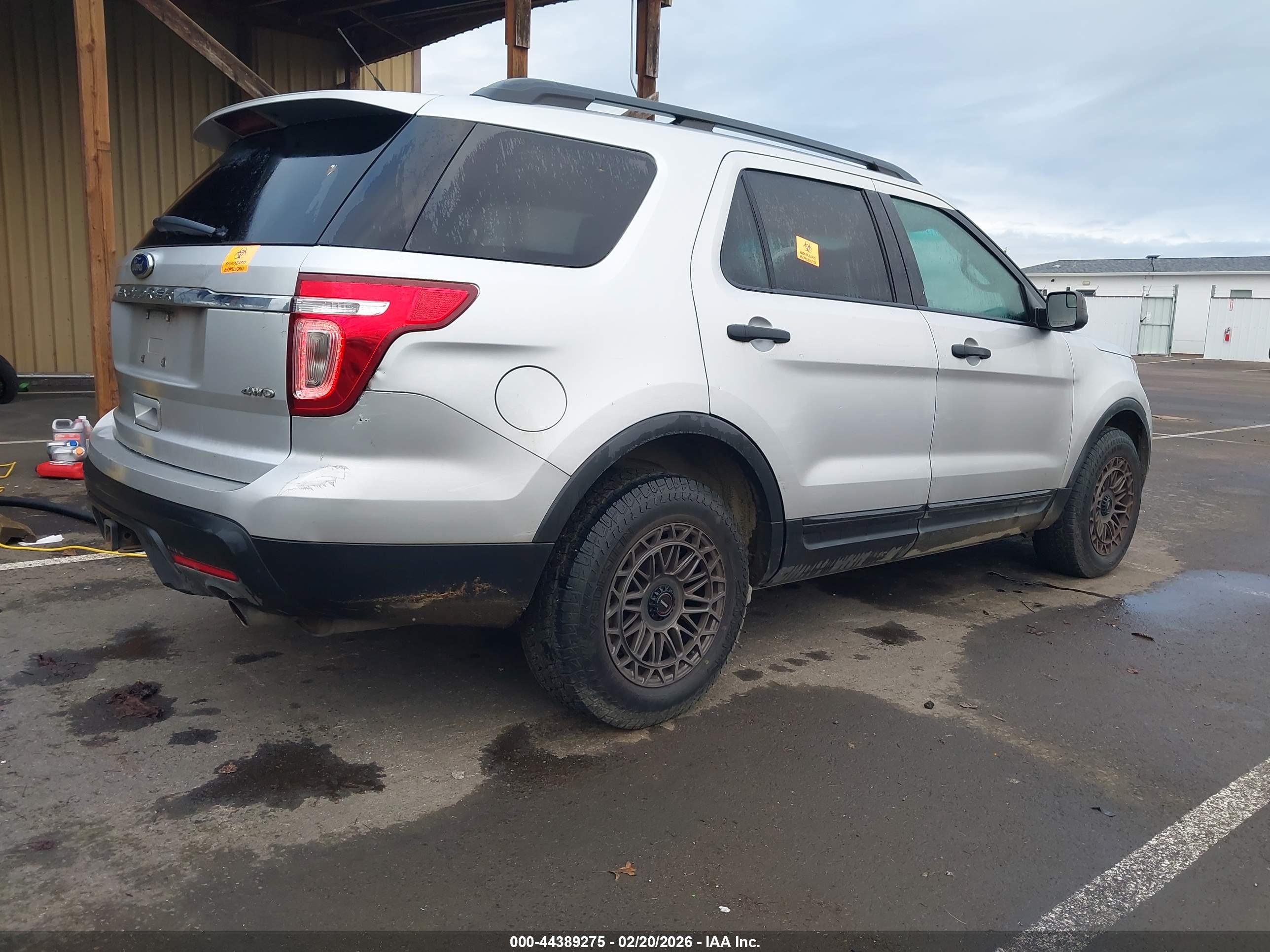 FORD EXPLORER image 4