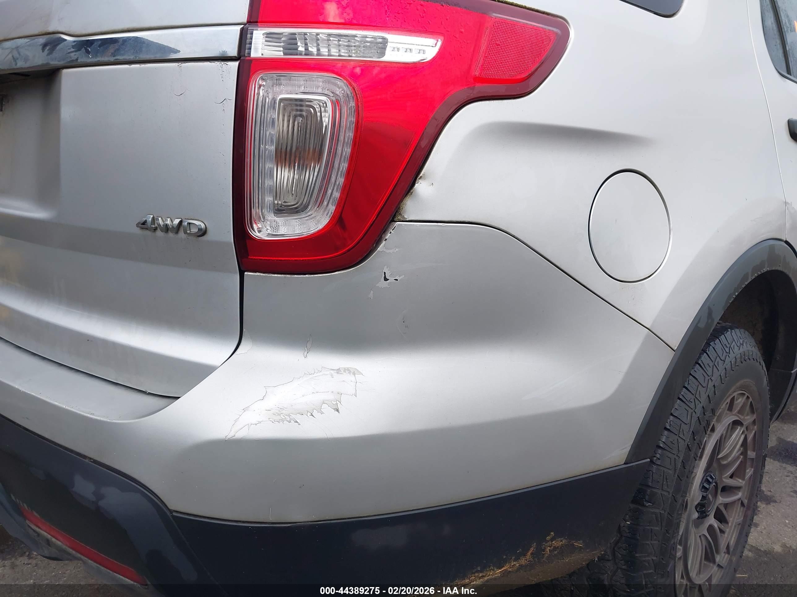 FORD EXPLORER image 6