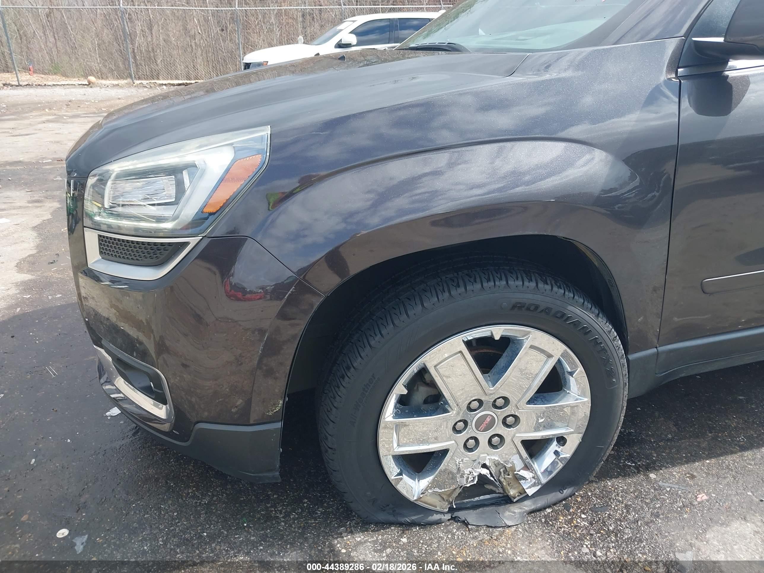 GMC ACADIA image 6