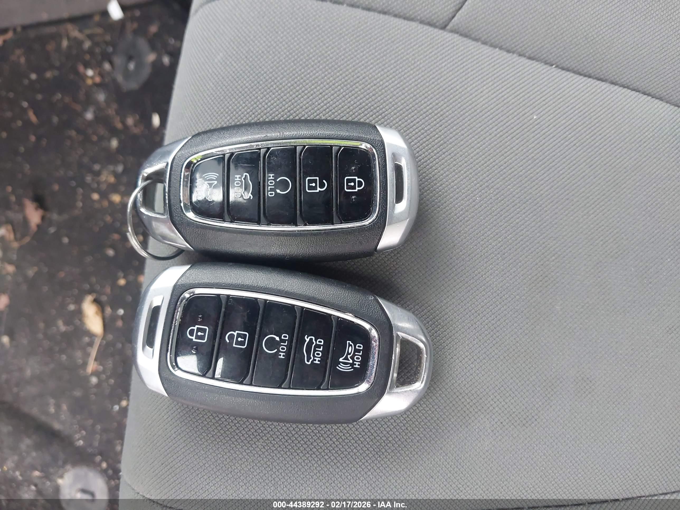 HYUNDAI ELANTRA image 11