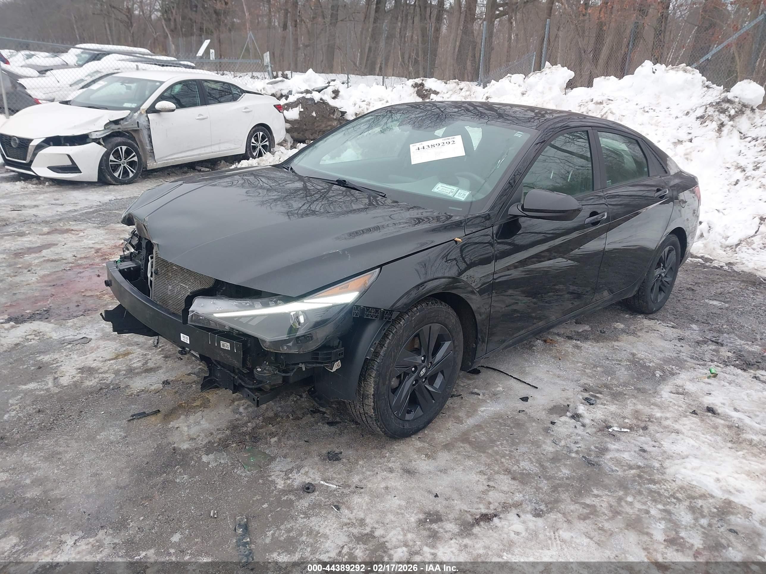 HYUNDAI ELANTRA image 2