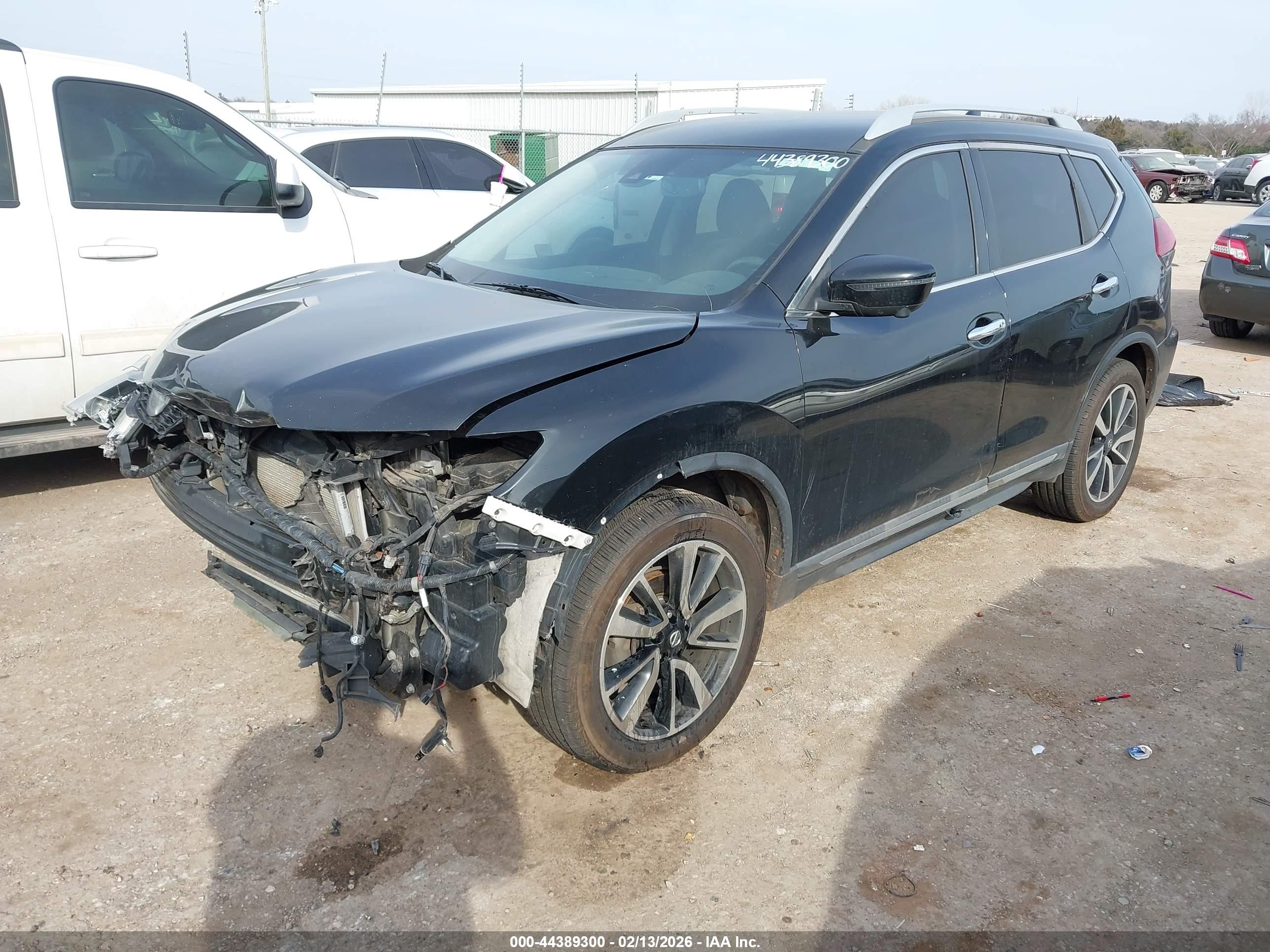 NISSAN ROGUE image 2
