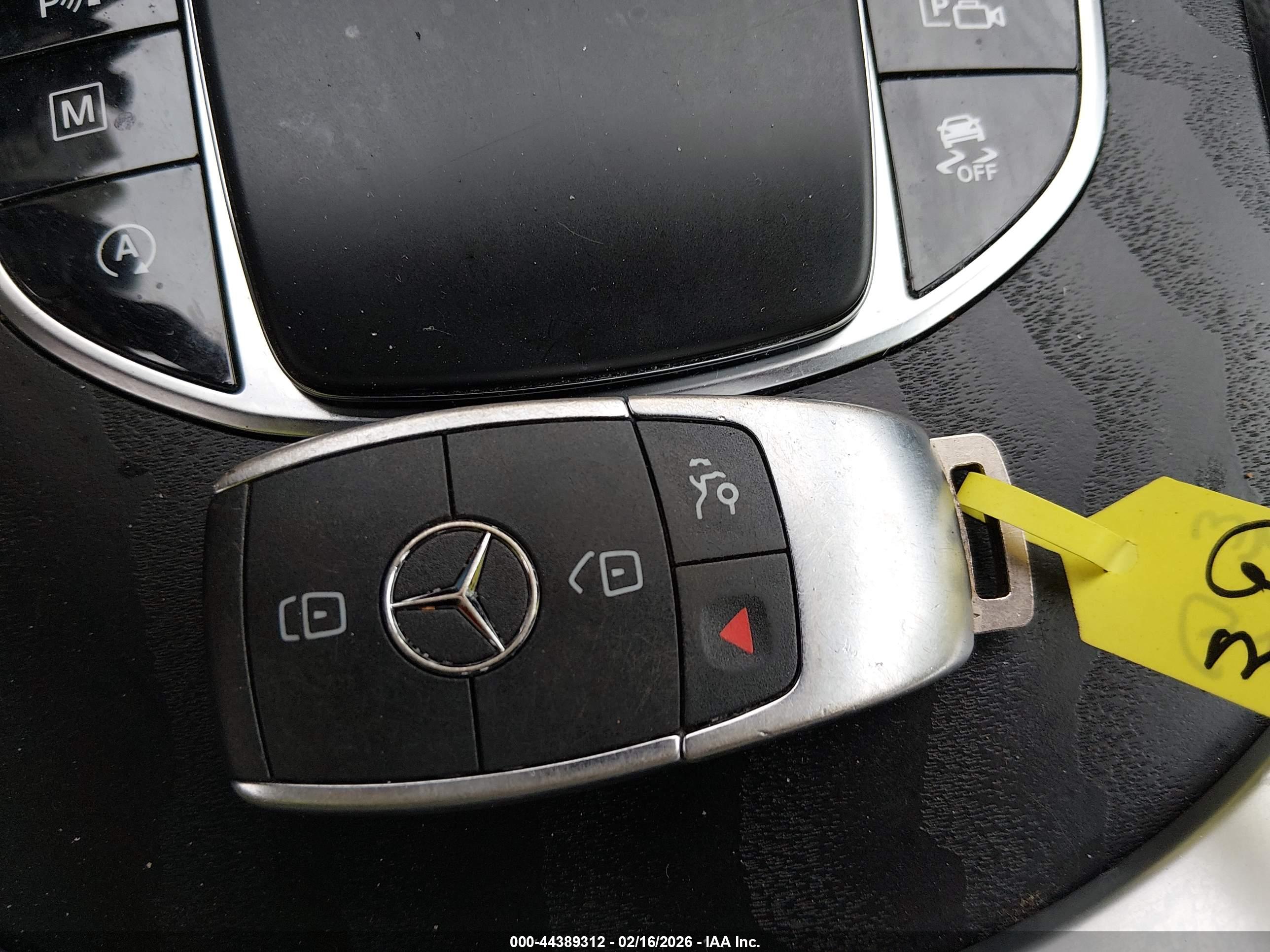 MERCEDES-BENZ GLC image 11