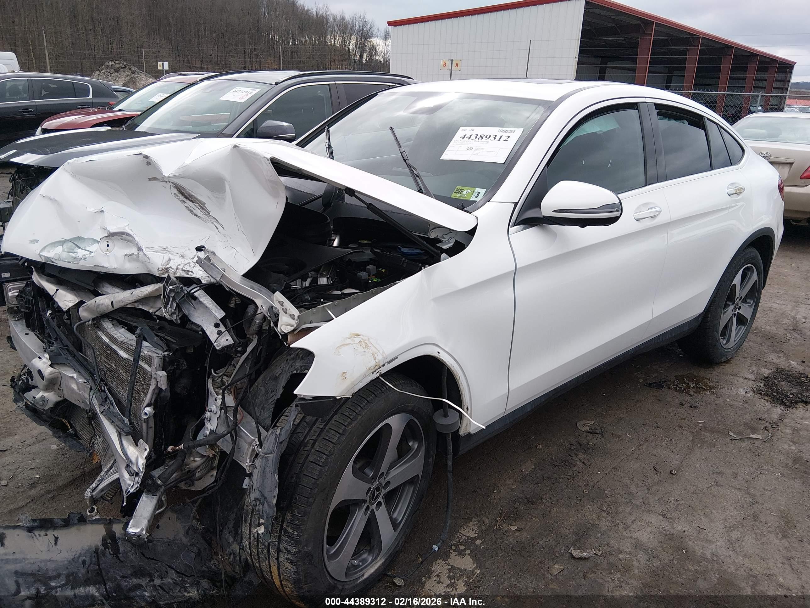 MERCEDES-BENZ GLC image 2