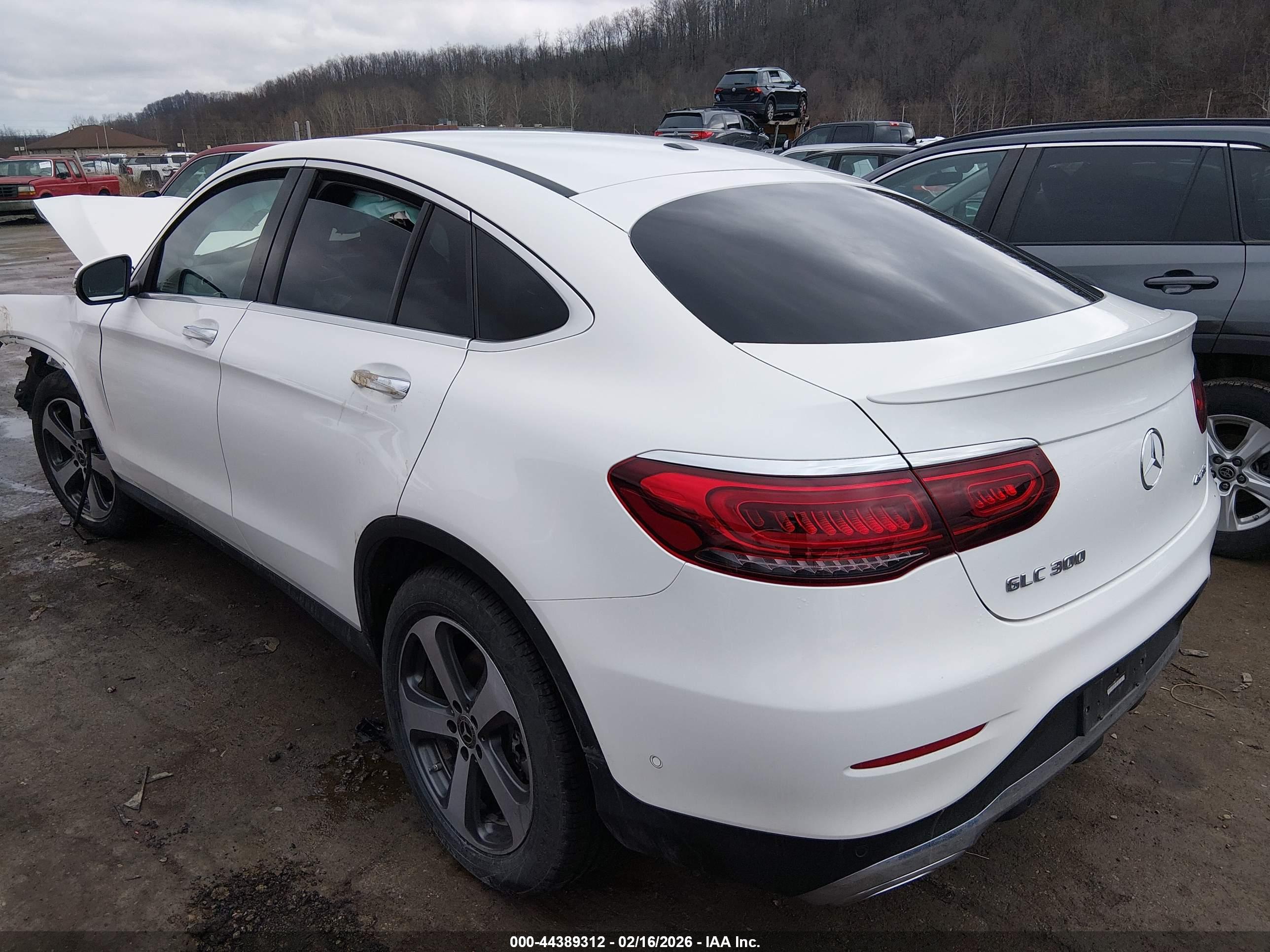 MERCEDES-BENZ GLC image 3