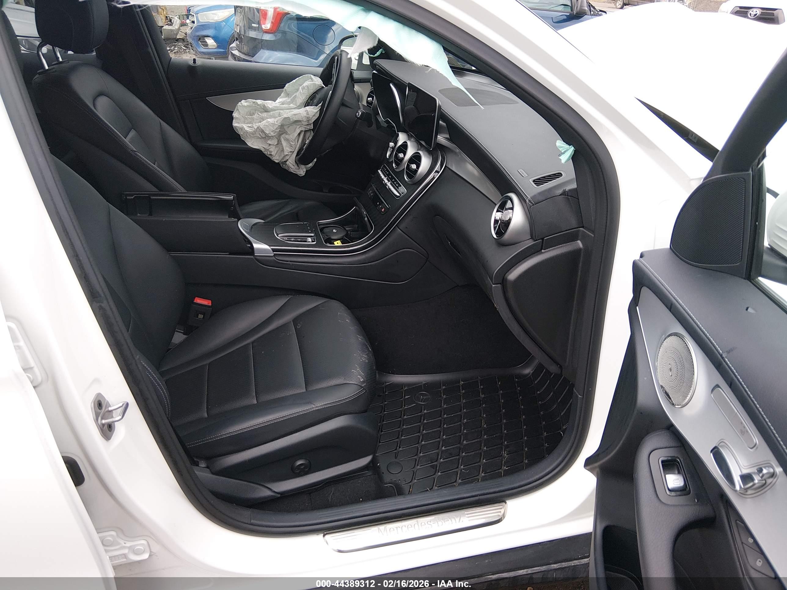 MERCEDES-BENZ GLC image 5