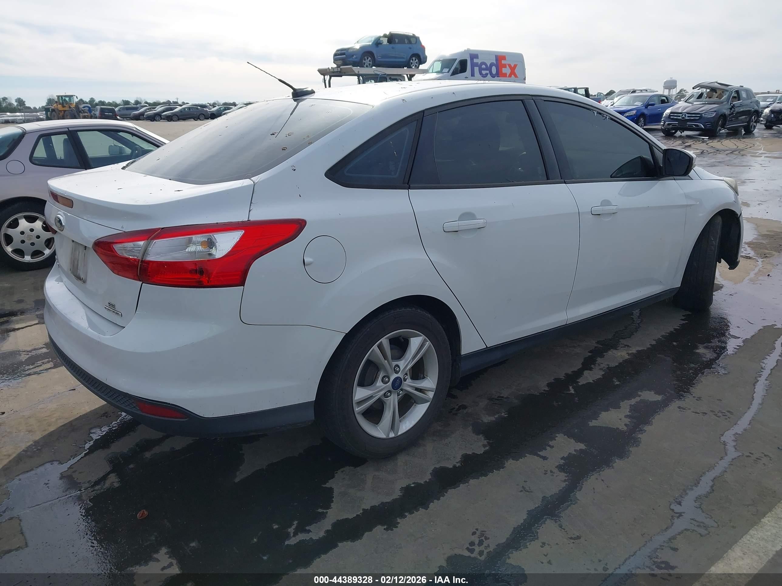 FORD FOCUS image 4