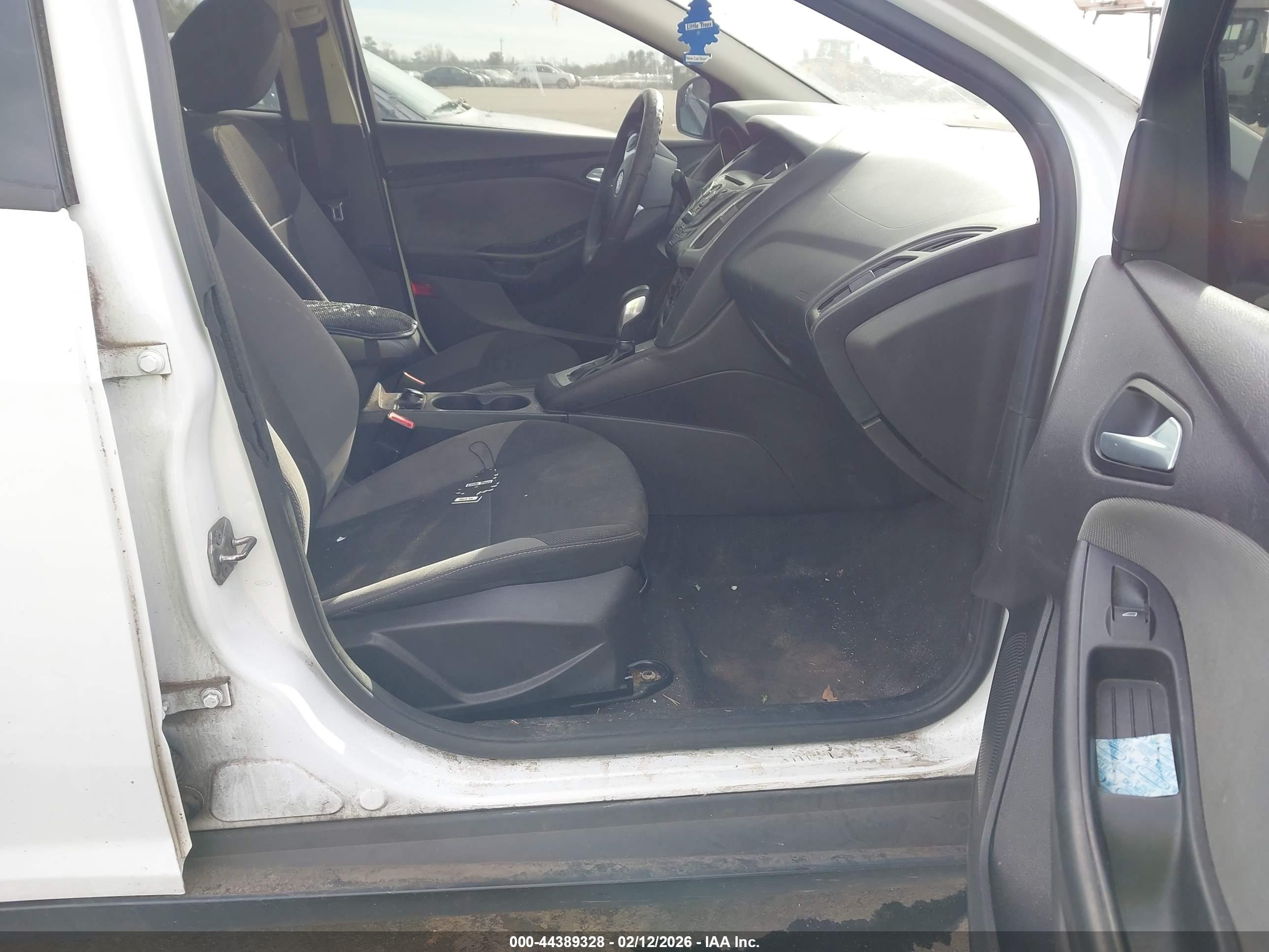 FORD FOCUS image 5
