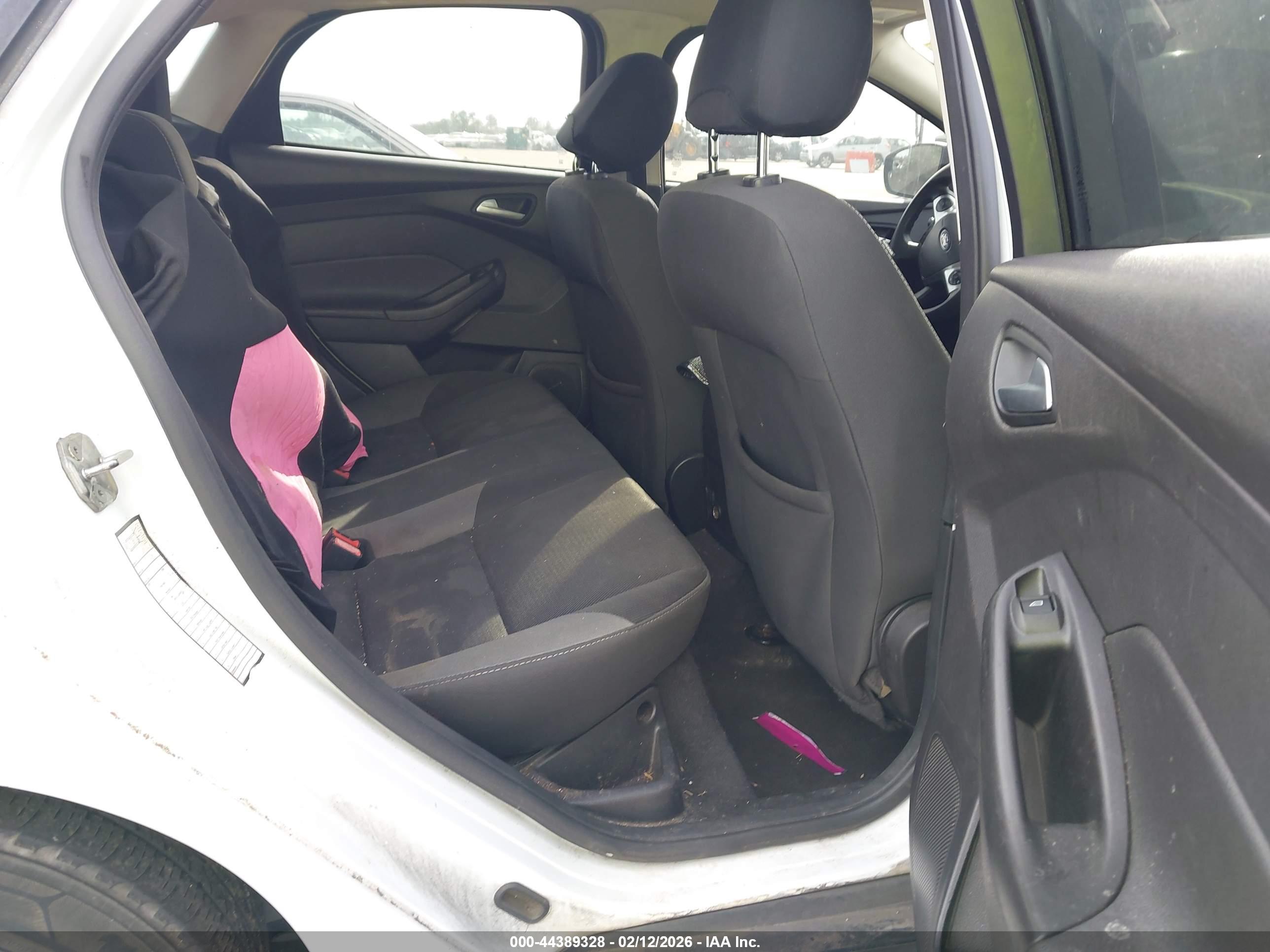 FORD FOCUS image 8