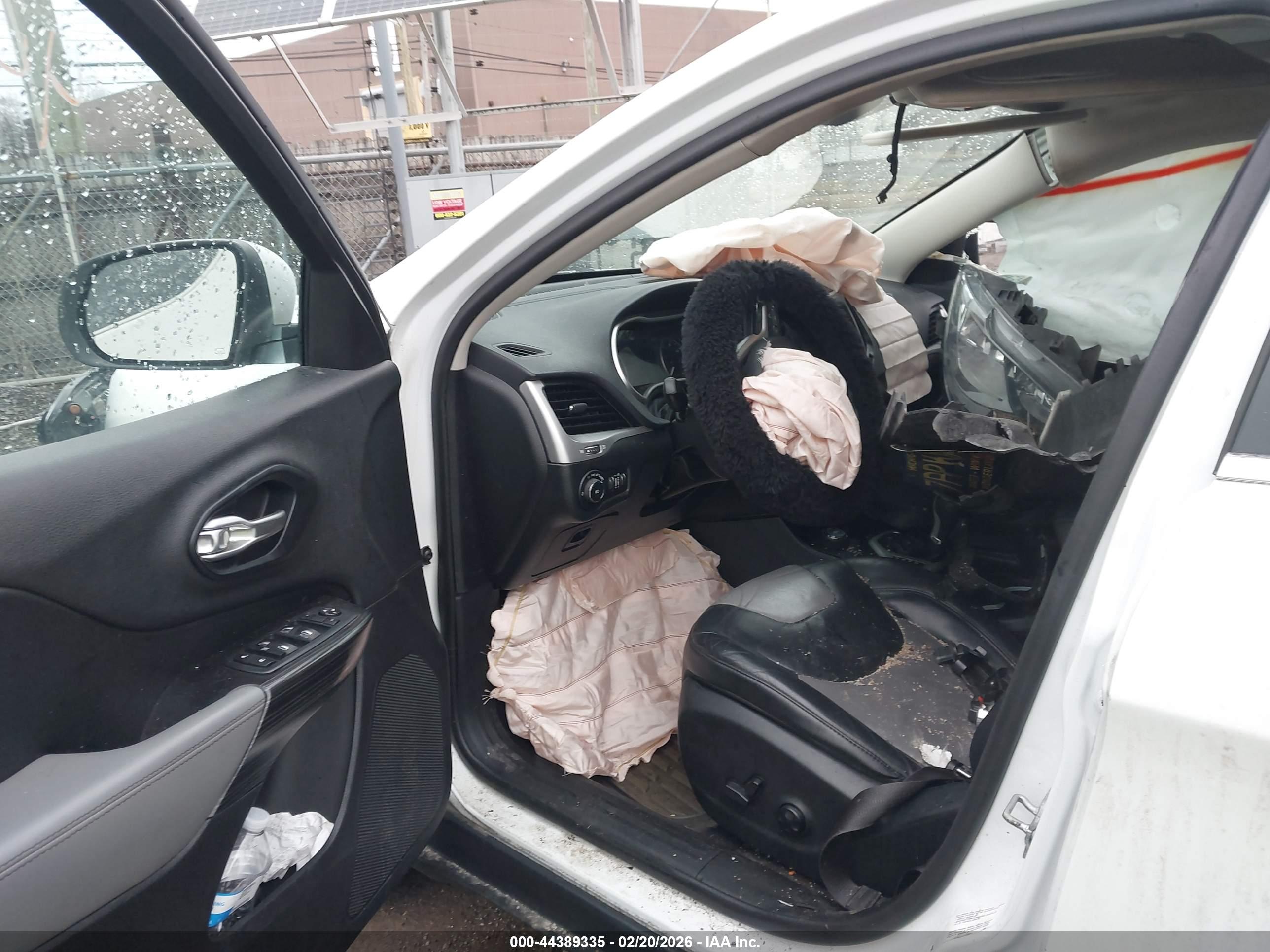 JEEP CHEROKEE image 5
