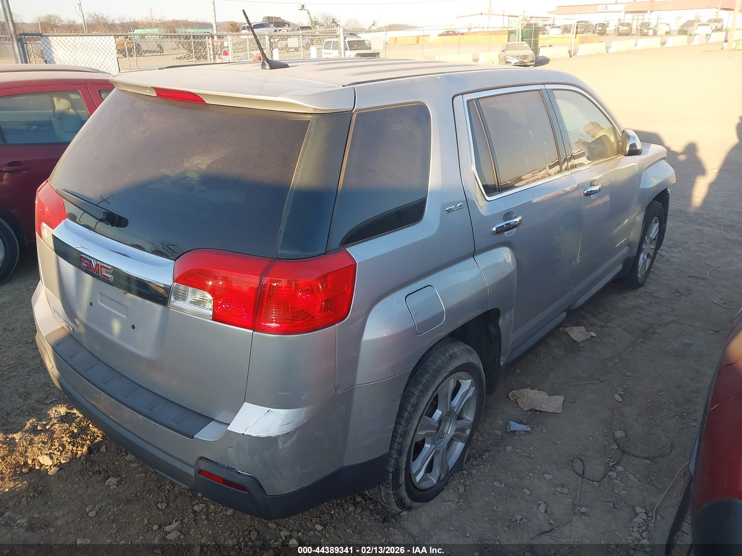 GMC TERRAIN image 4