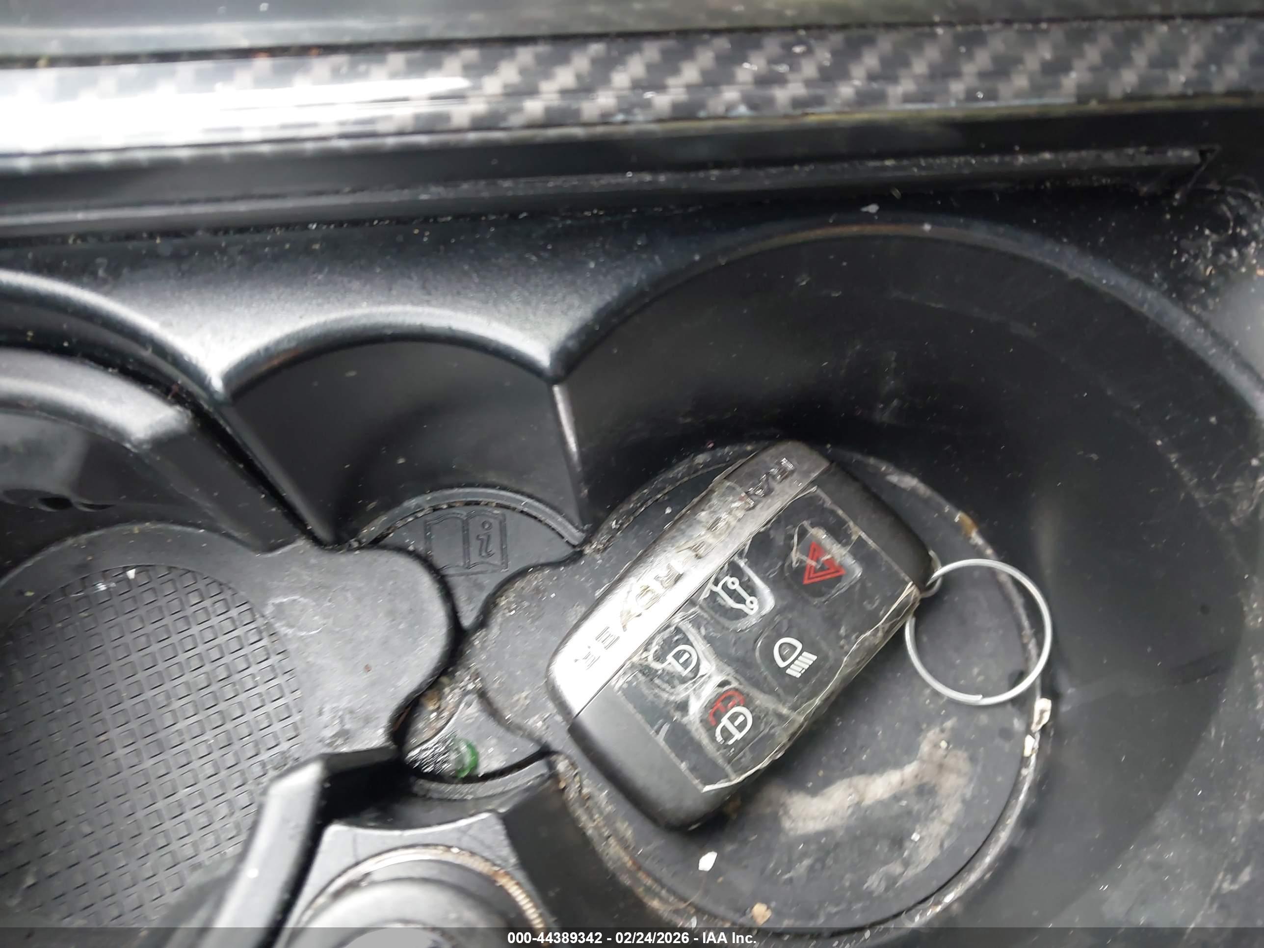 LAND ROVER image 11