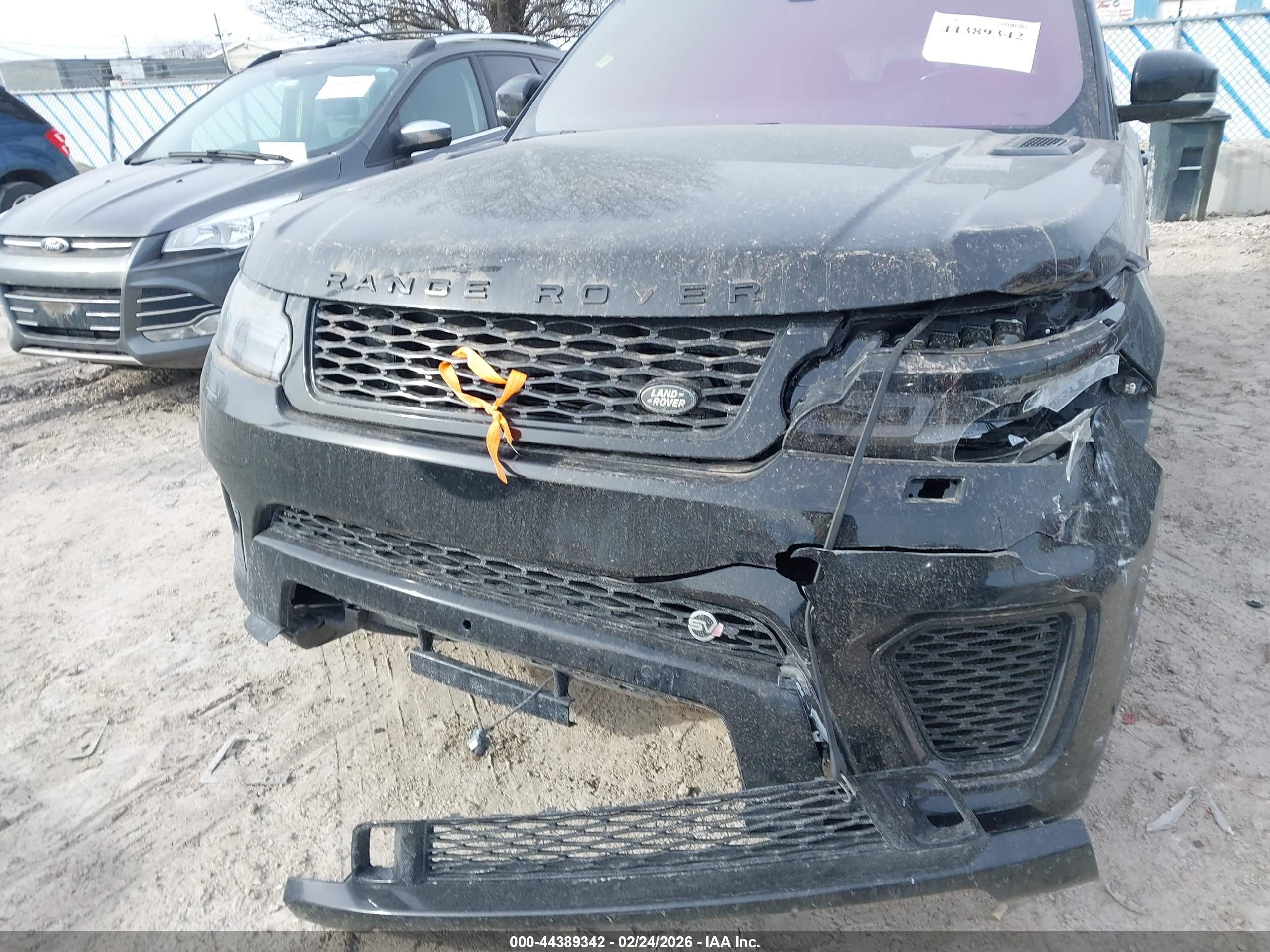 LAND ROVER image 6