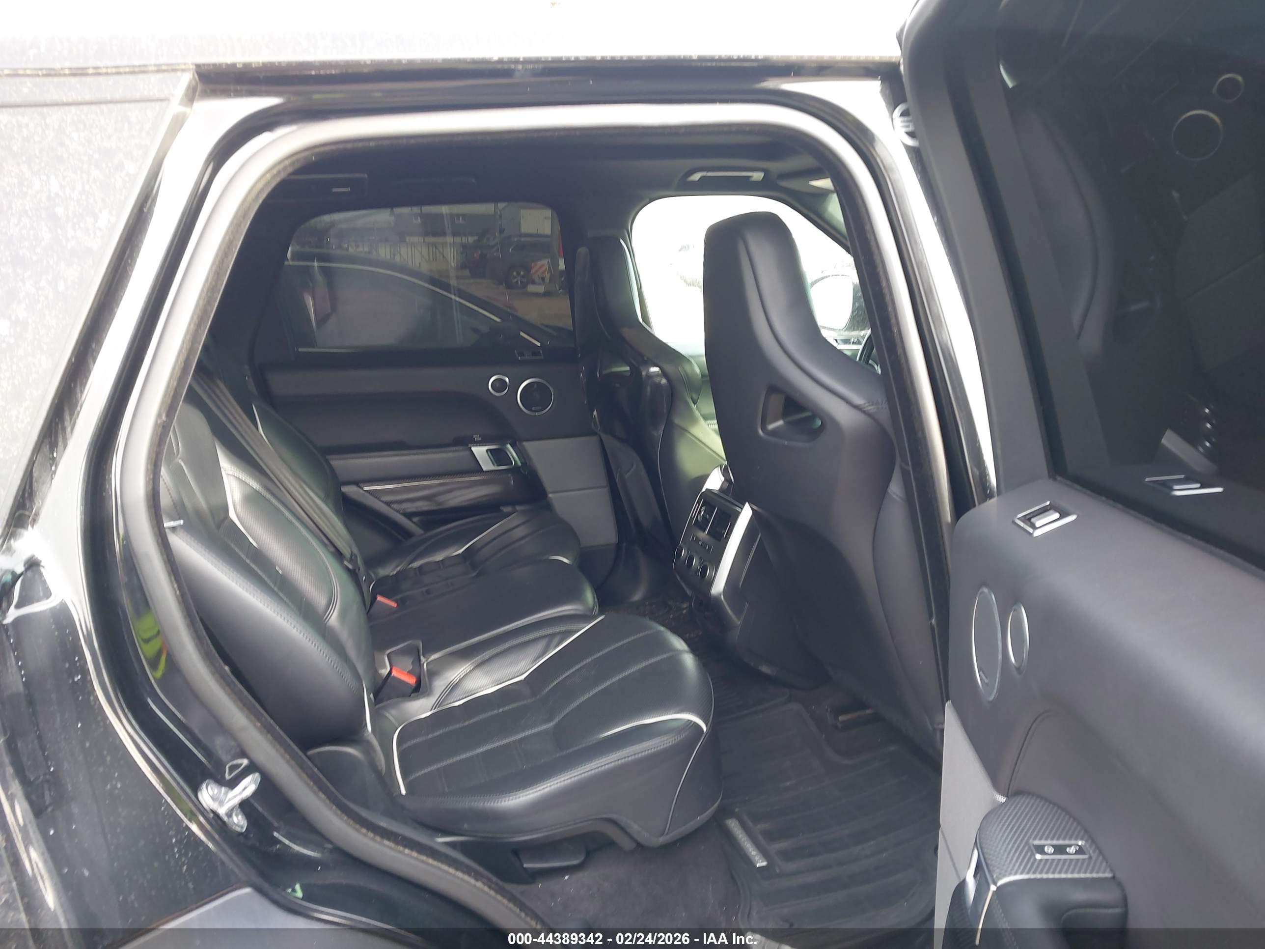 LAND ROVER image 8