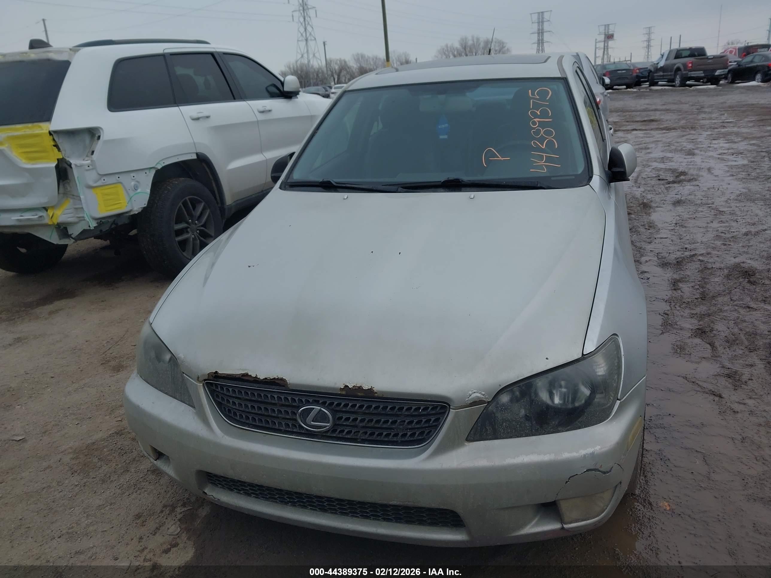 LEXUS IS image 6