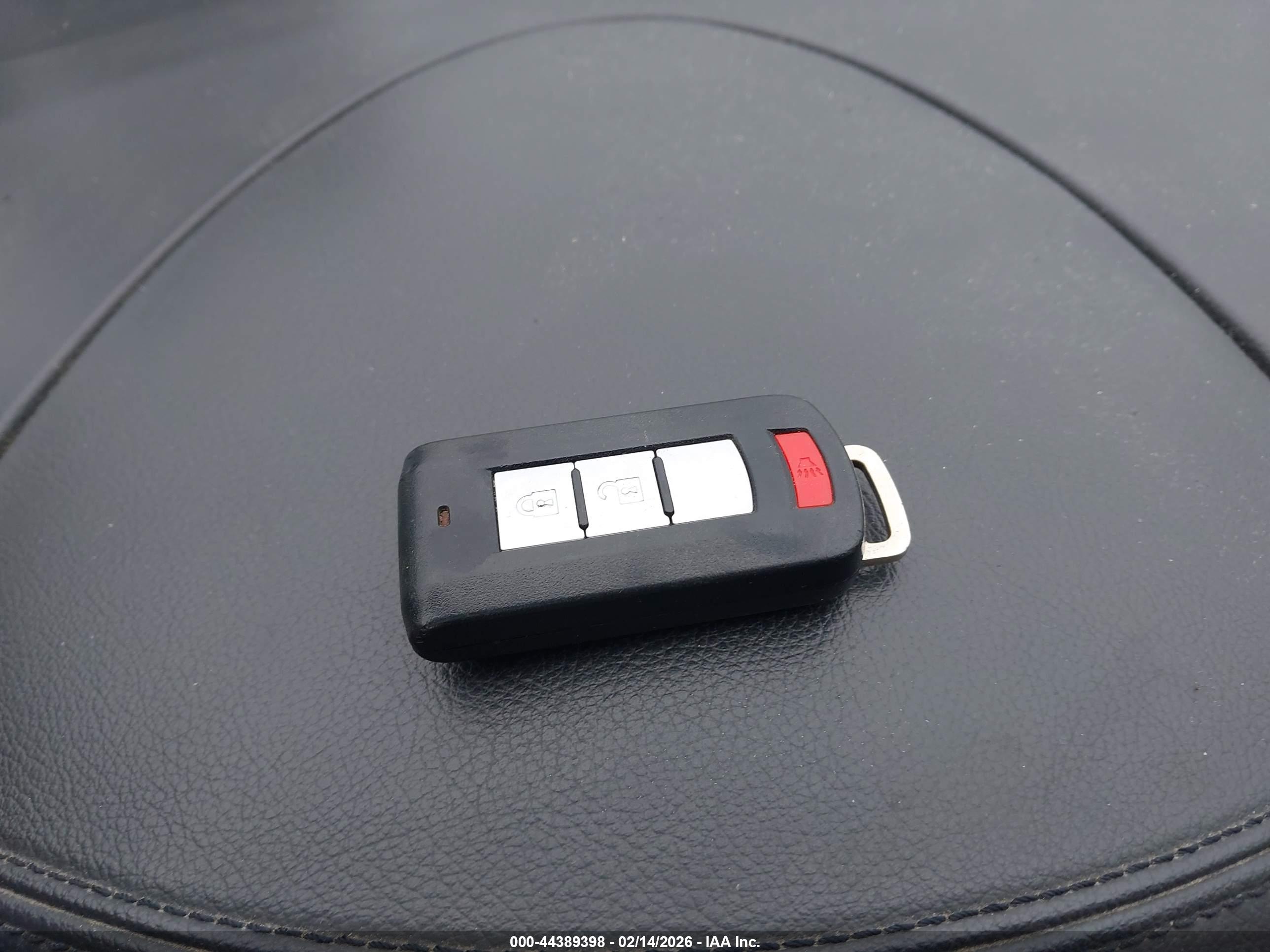 MITSUBISHI OUTLANDER image 11