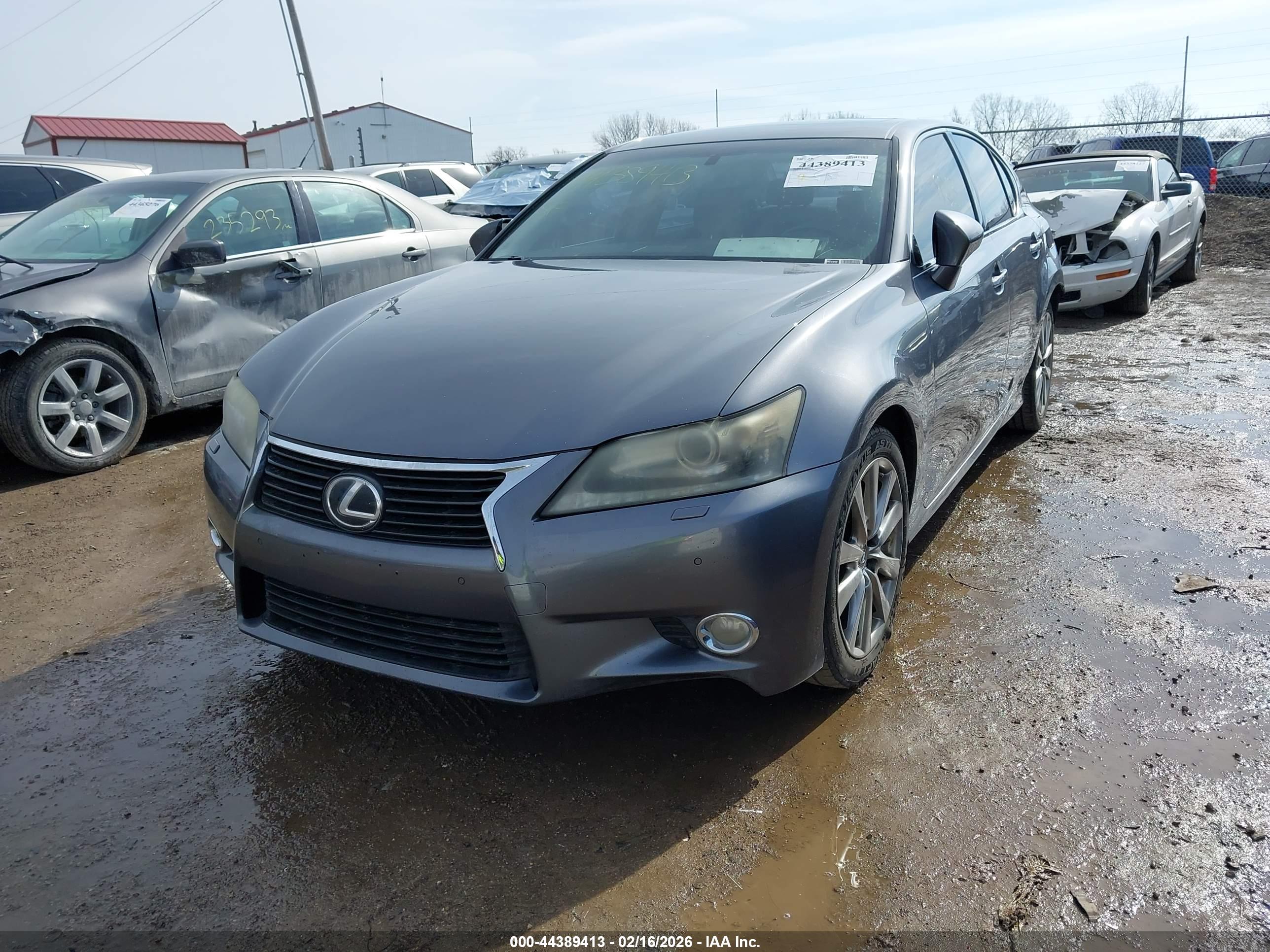 LEXUS GS image 2