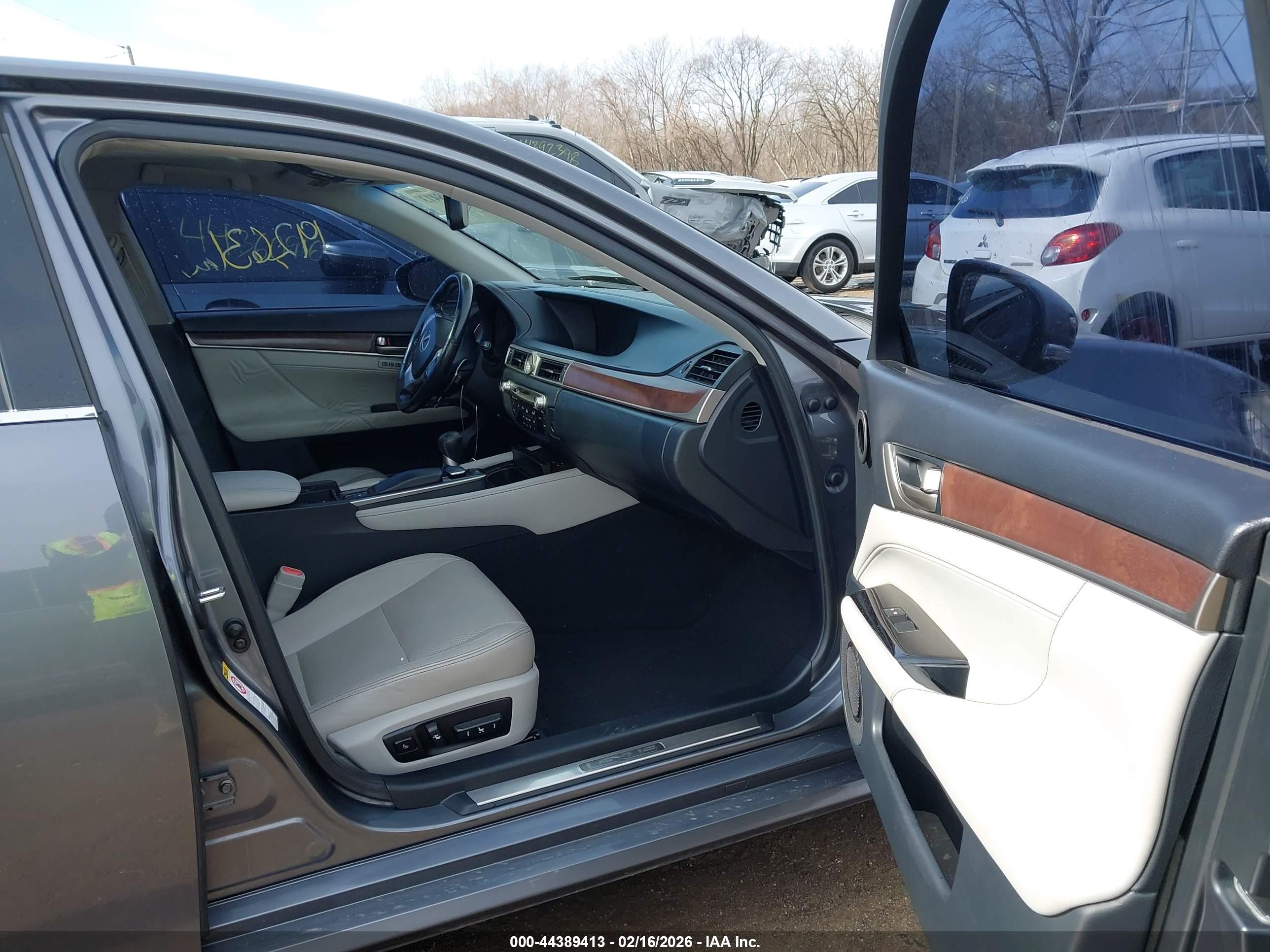 LEXUS GS image 5