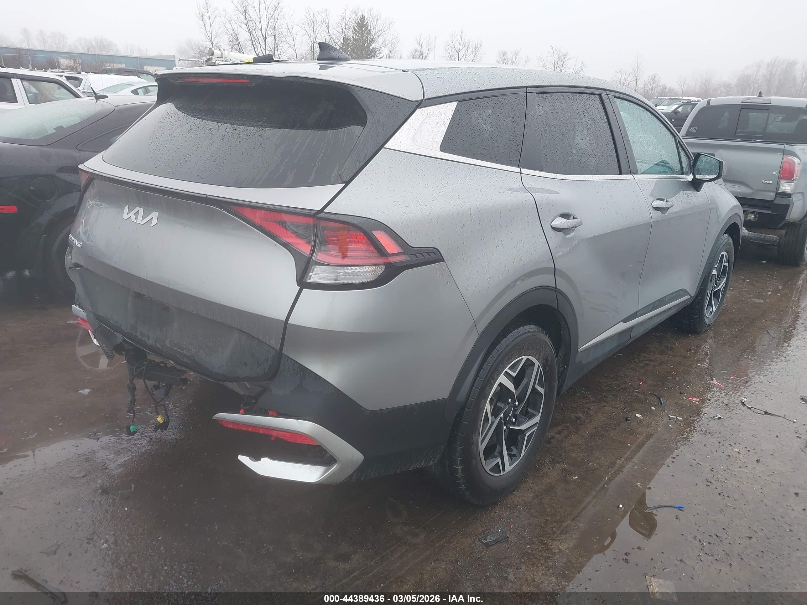KIA SPORTAGE image 4