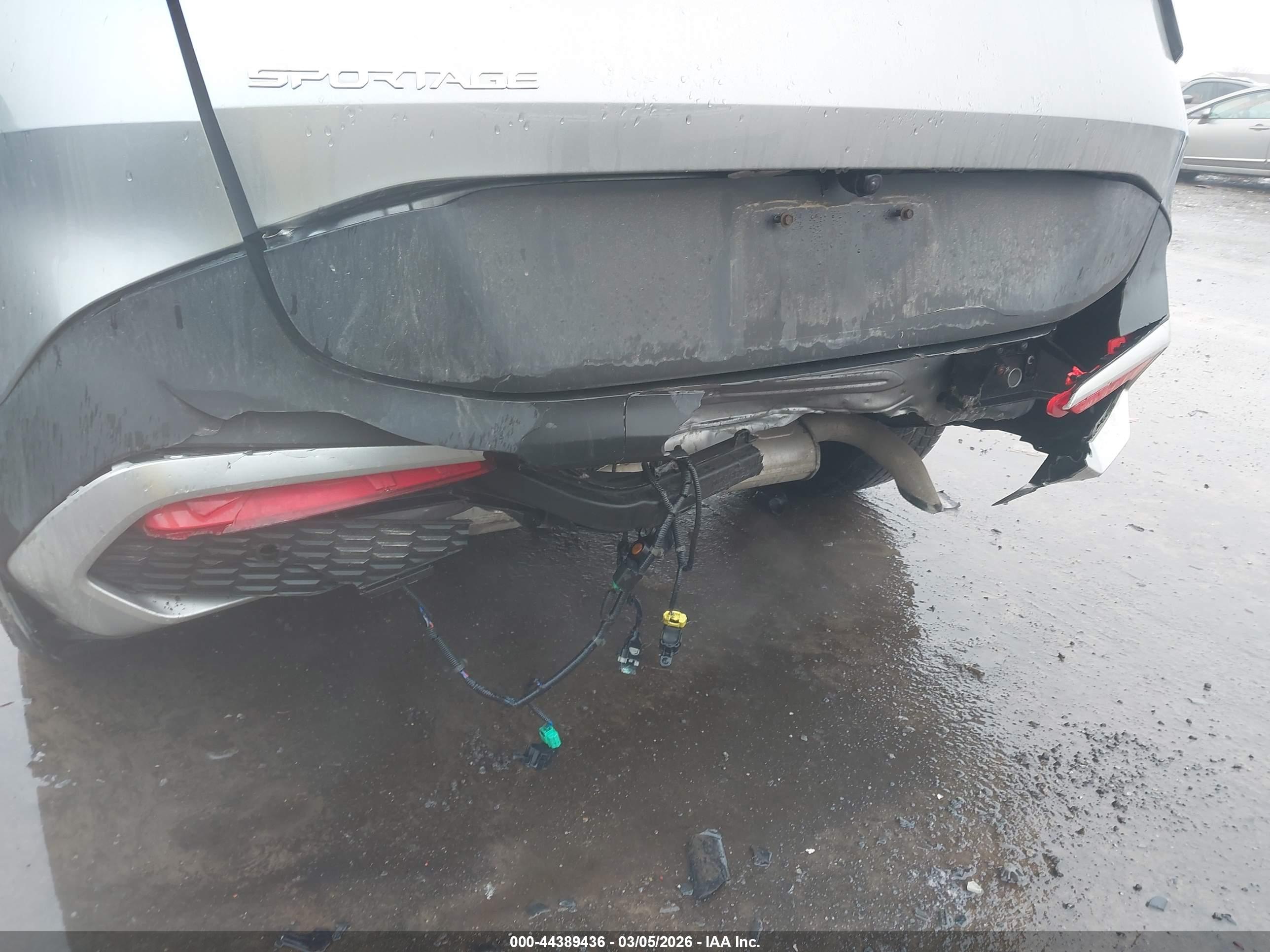 KIA SPORTAGE image 6