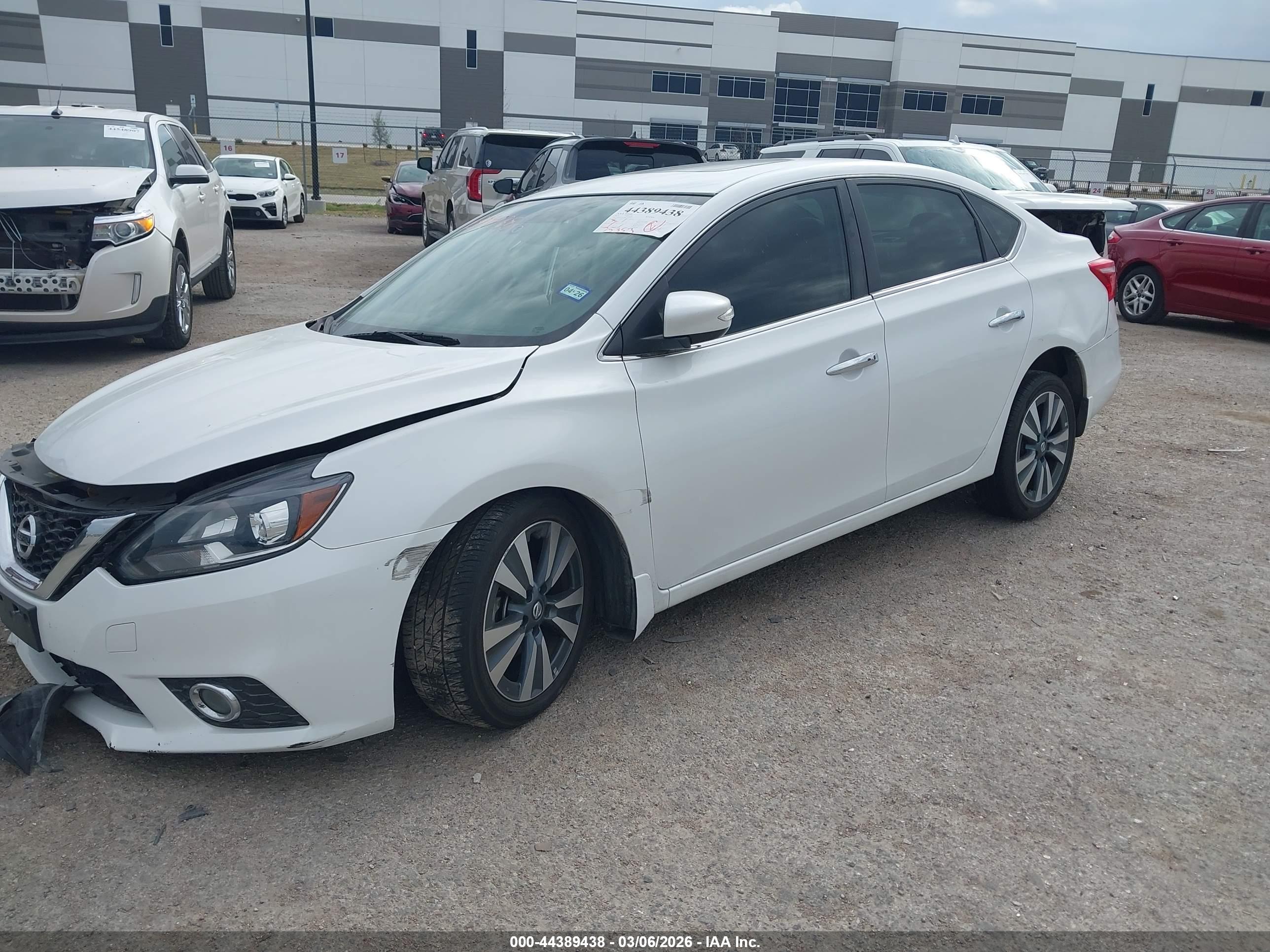NISSAN SENTRA image 2