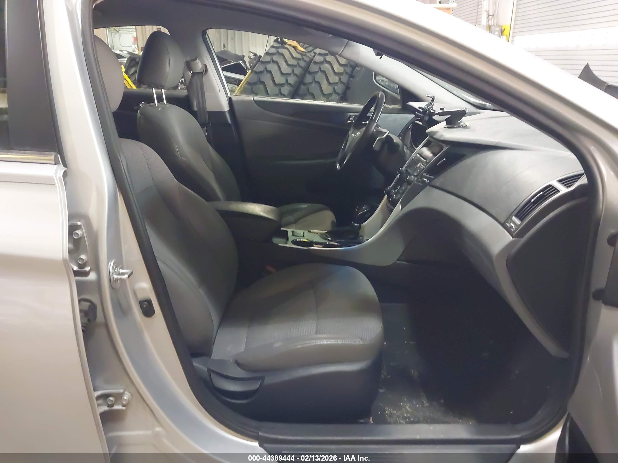 HYUNDAI SONATA image 5