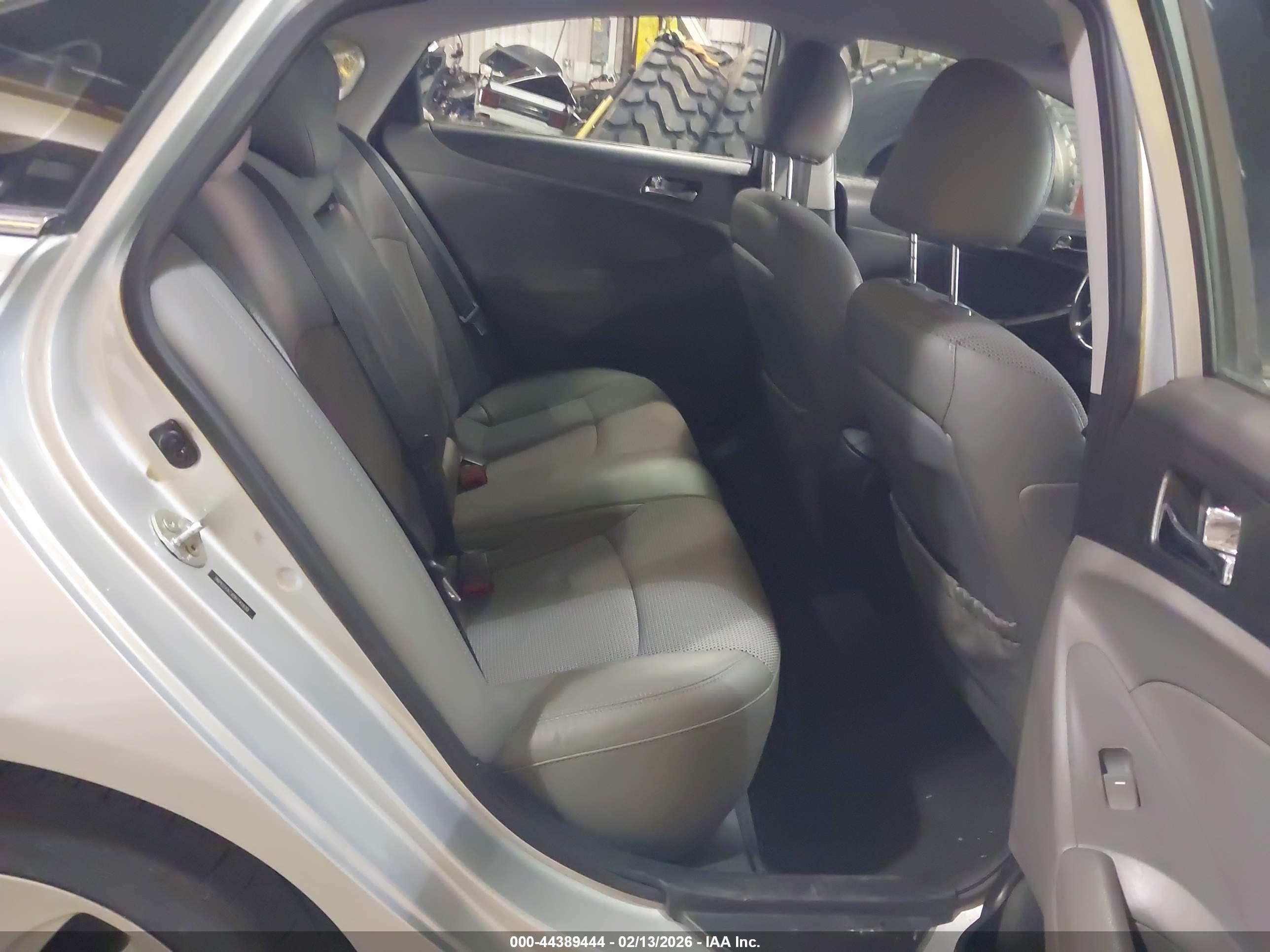 HYUNDAI SONATA image 8