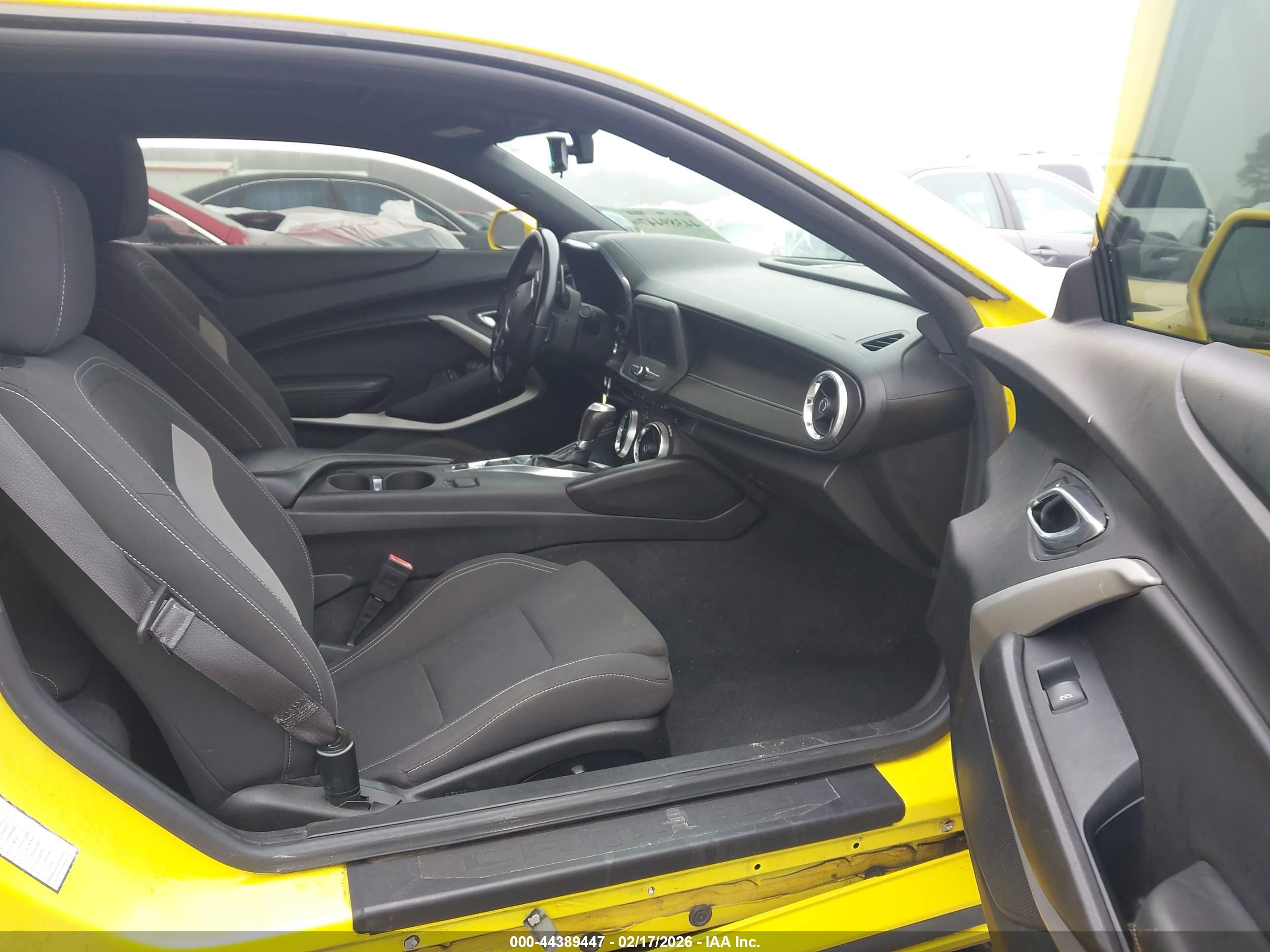 CHEVROLET CAMARO image 5