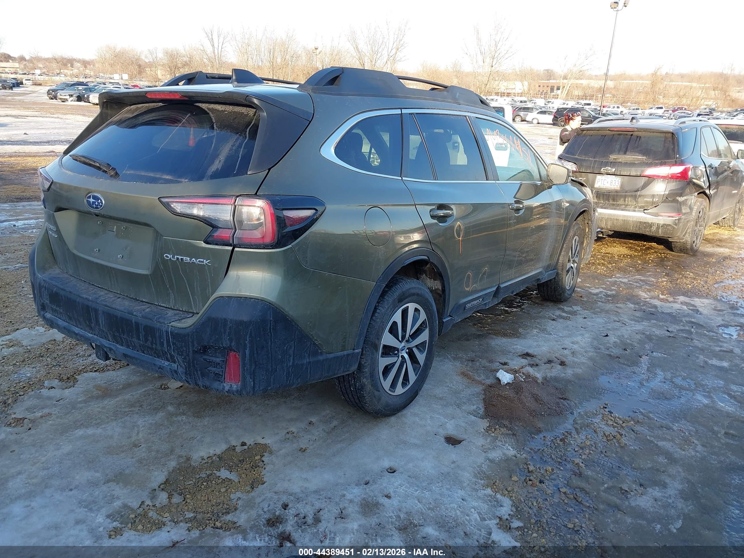 SUBARU OUTBACK image 4