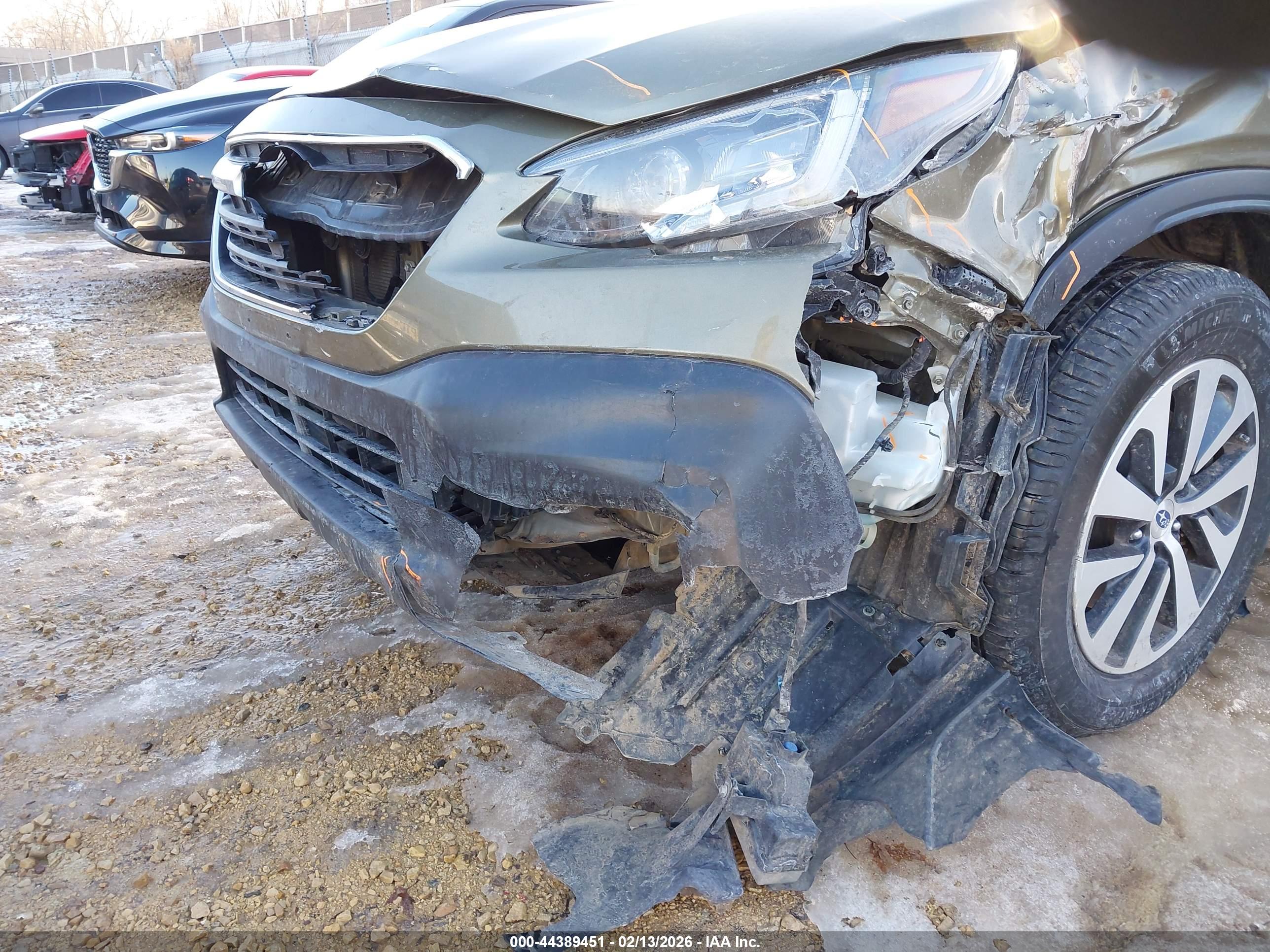 SUBARU OUTBACK image 6