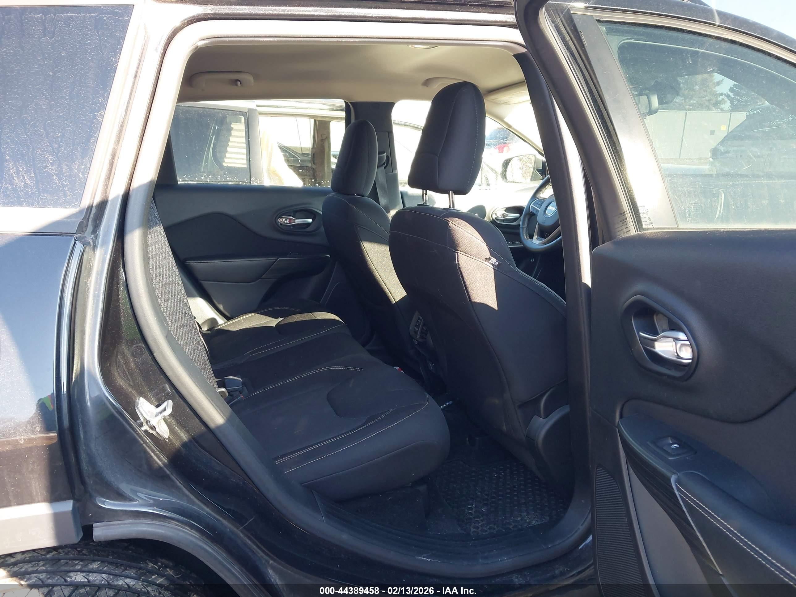 JEEP CHEROKEE image 8