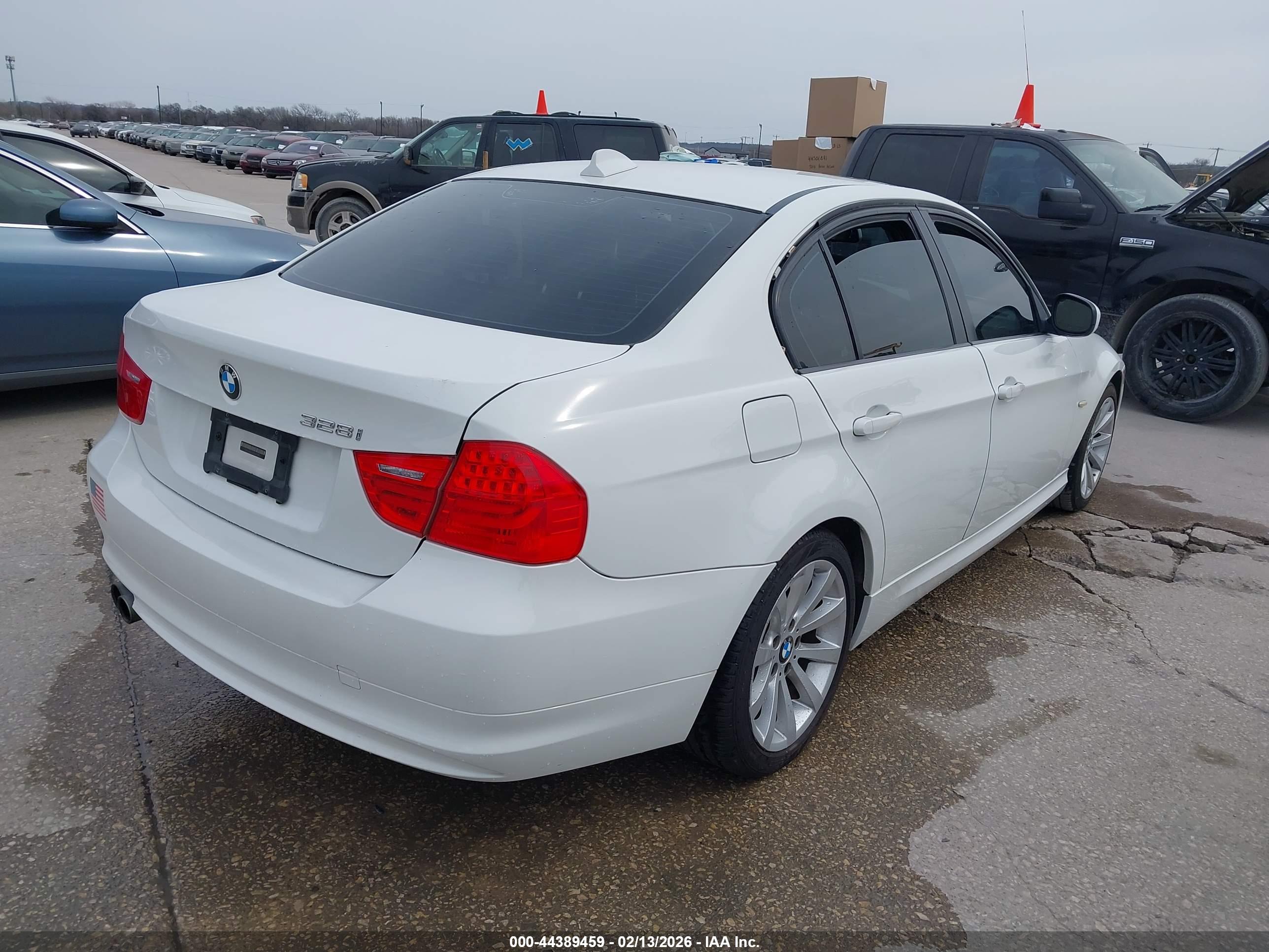 BMW 328I image 4