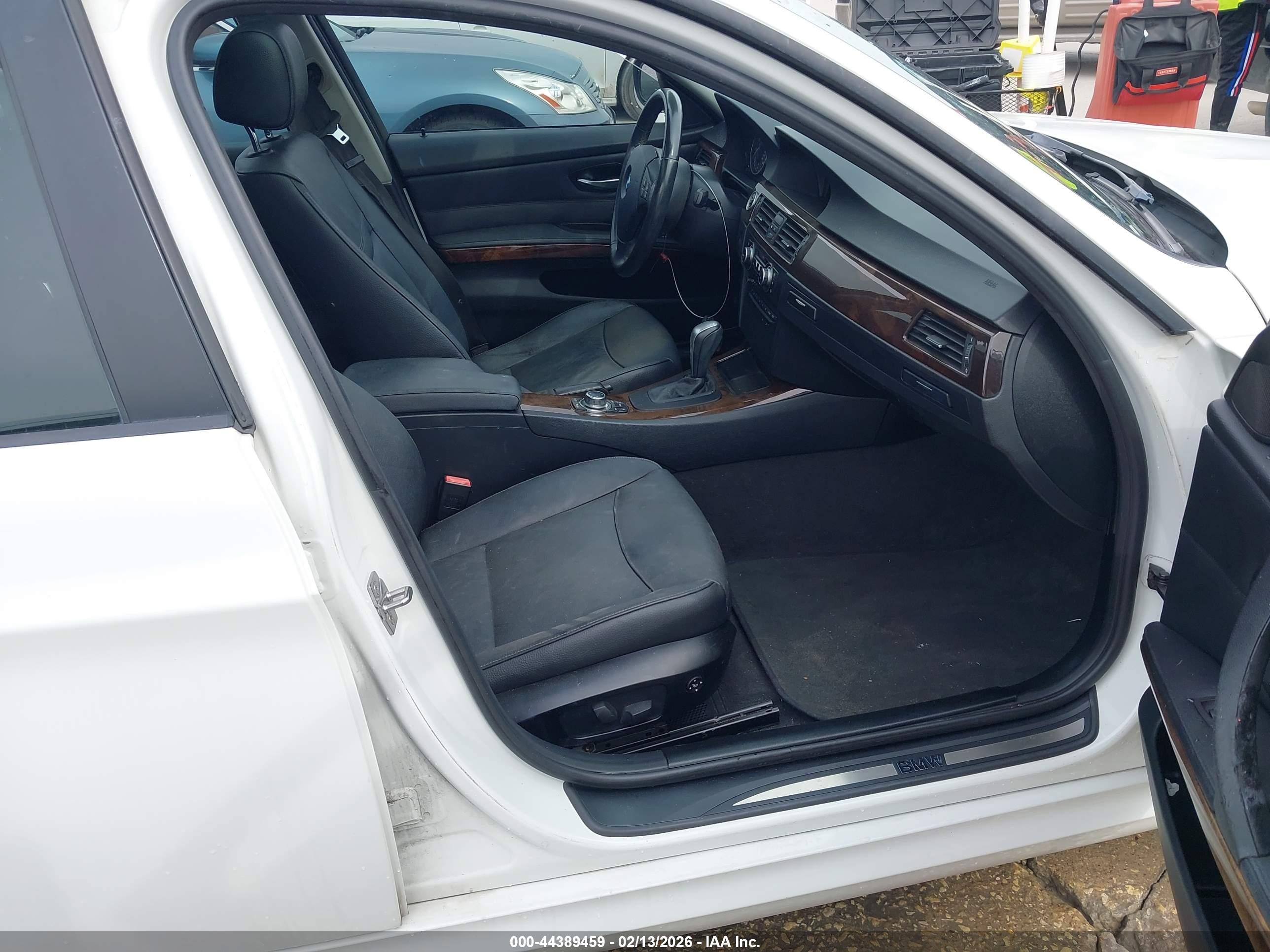 BMW 328I image 5