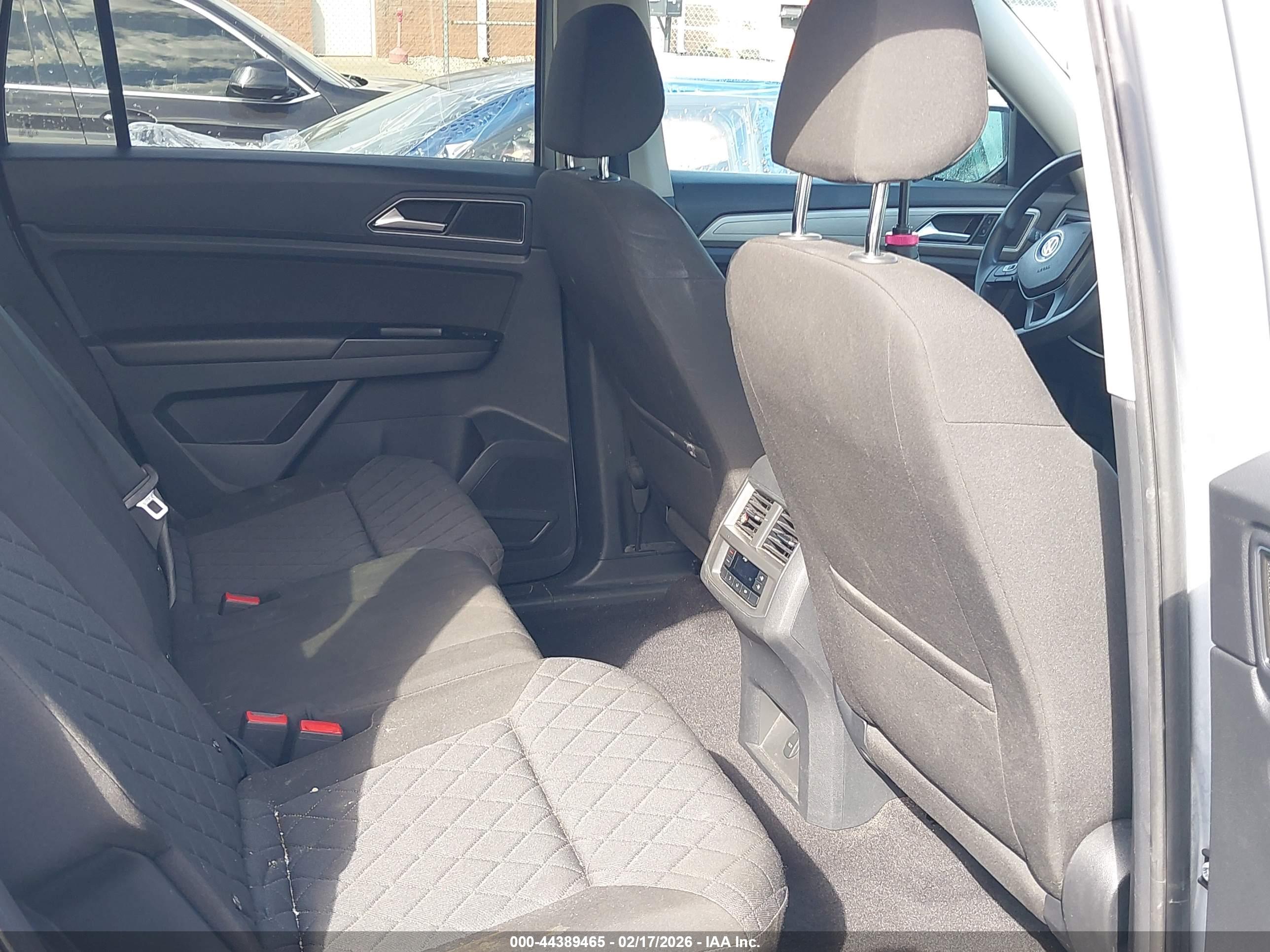 VOLKSWAGEN ATLAS image 8
