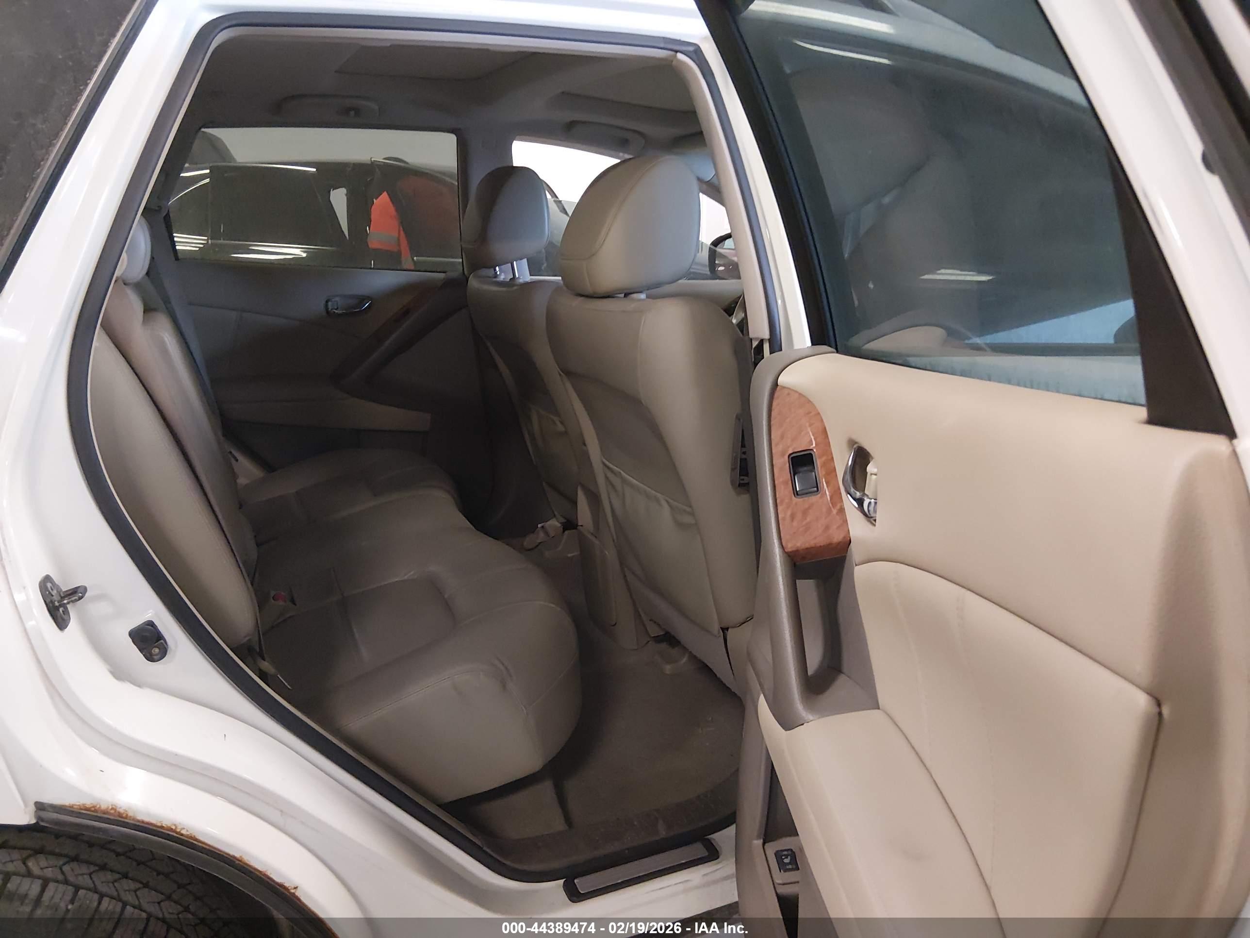 NISSAN MURANO image 8