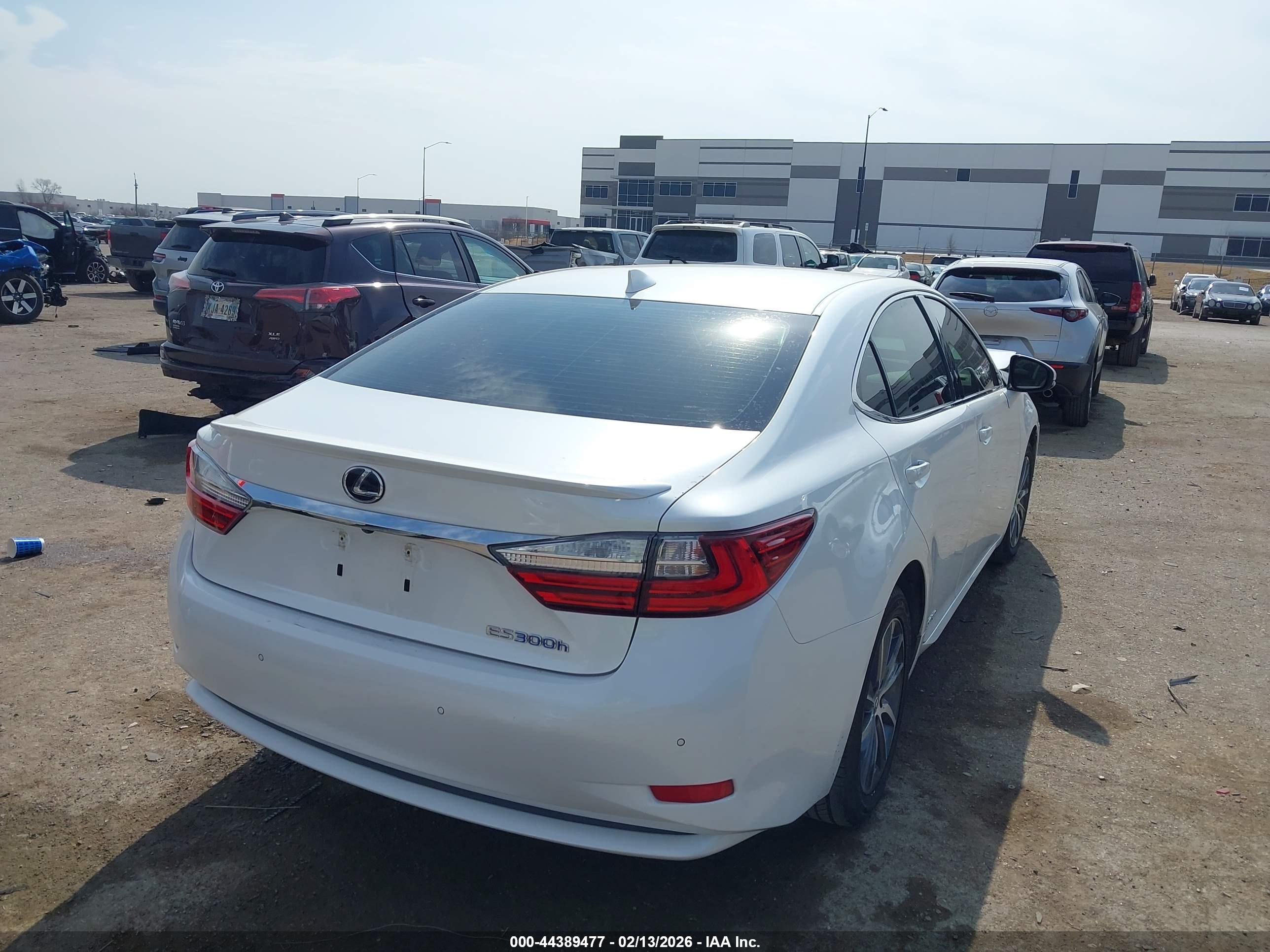 LEXUS ES image 4