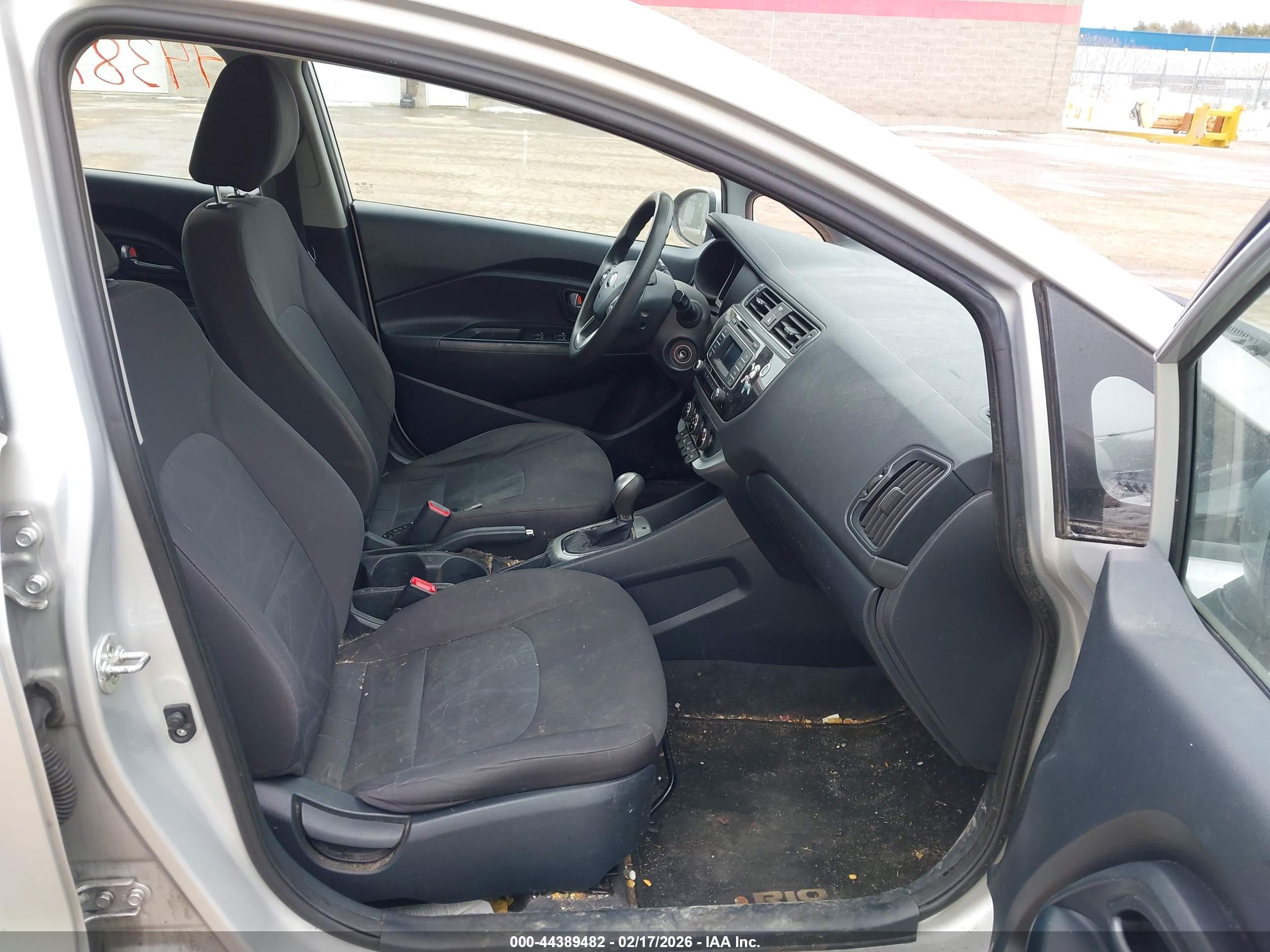 KIA RIO image 5