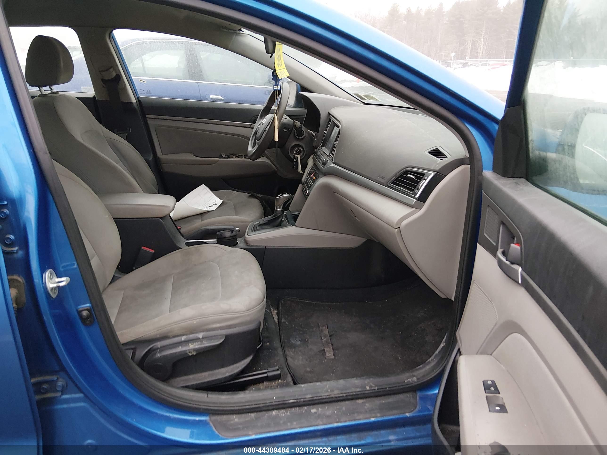 HYUNDAI ELANTRA image 5