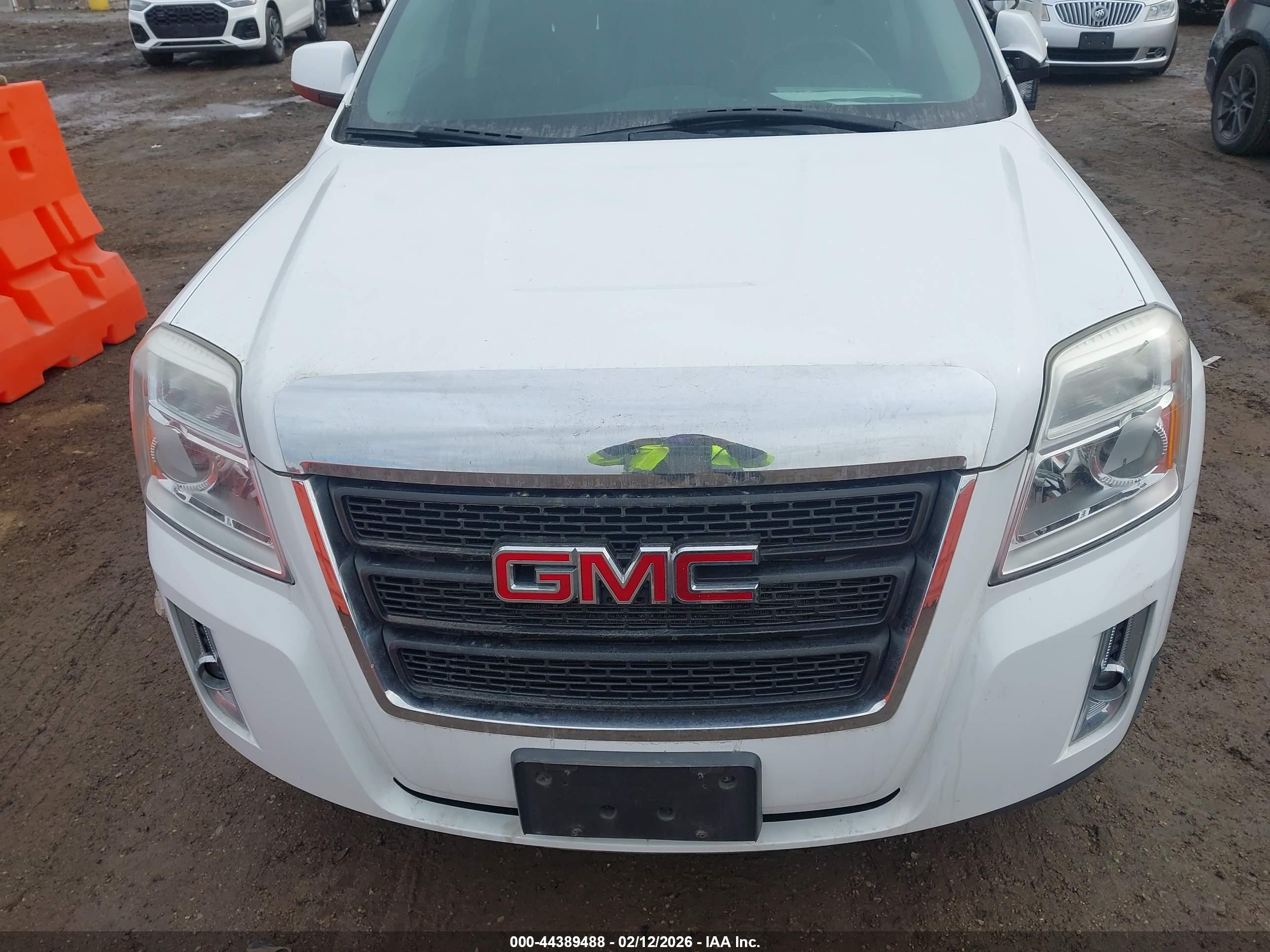 GMC TERRAIN image 6