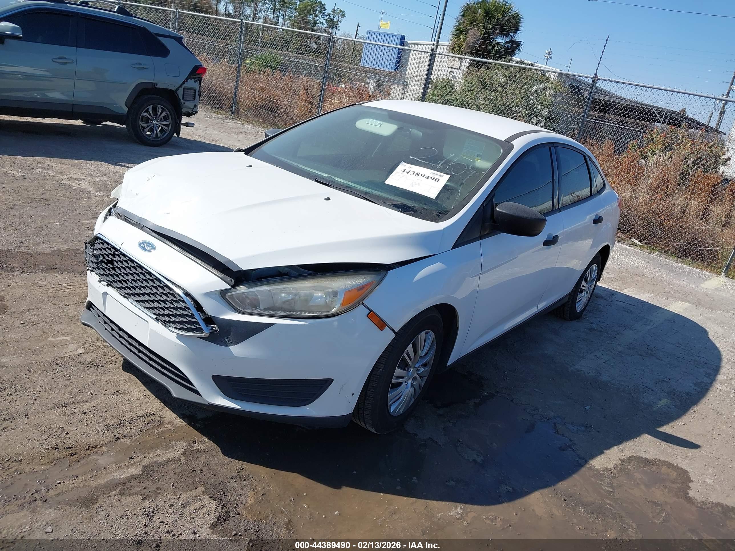 FORD FOCUS image 2