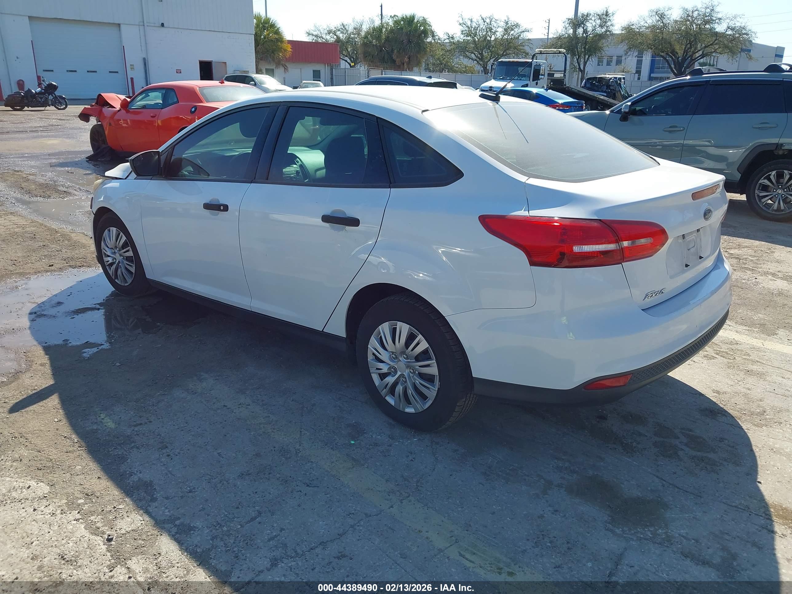 FORD FOCUS image 3