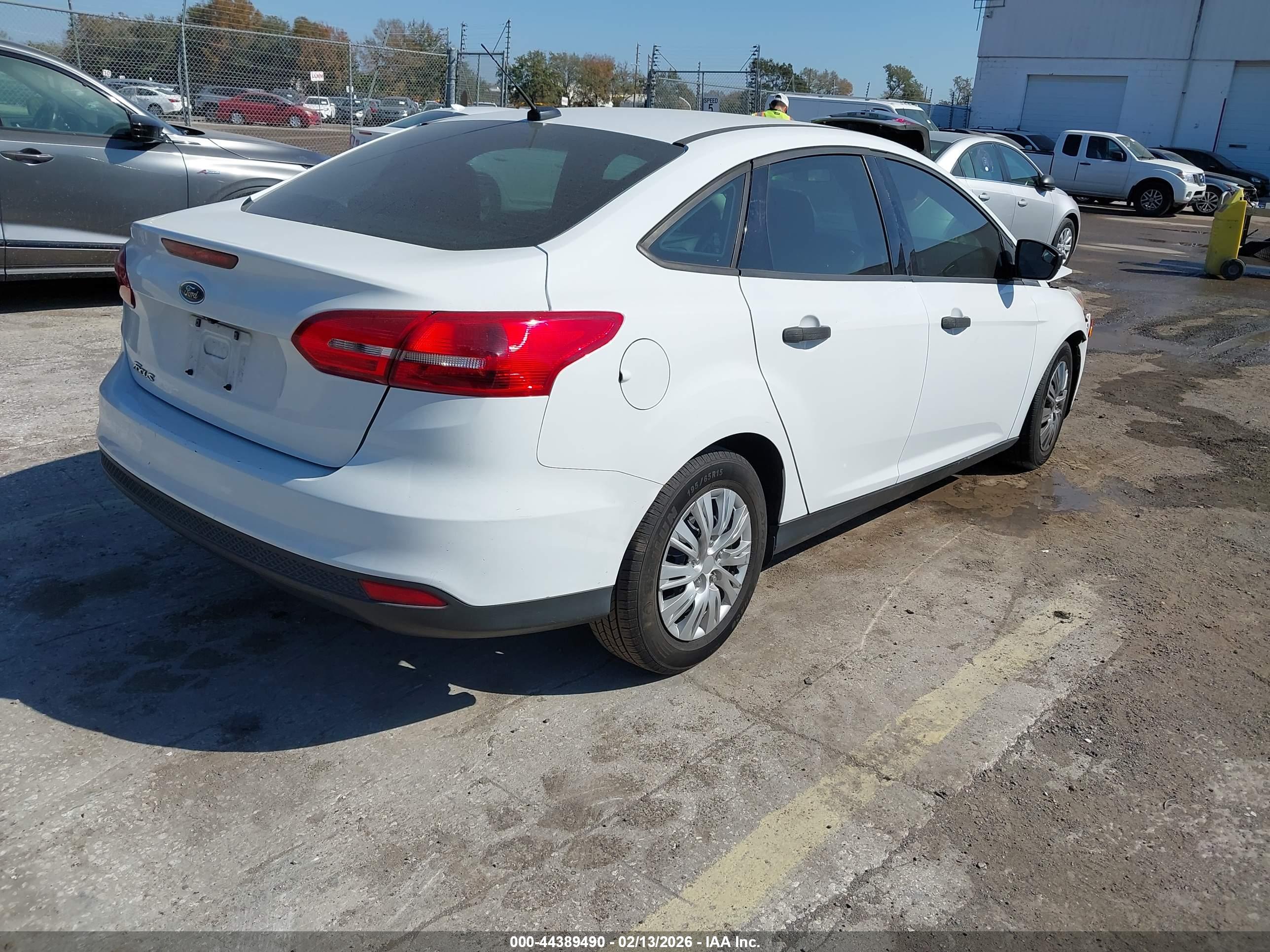 FORD FOCUS image 4