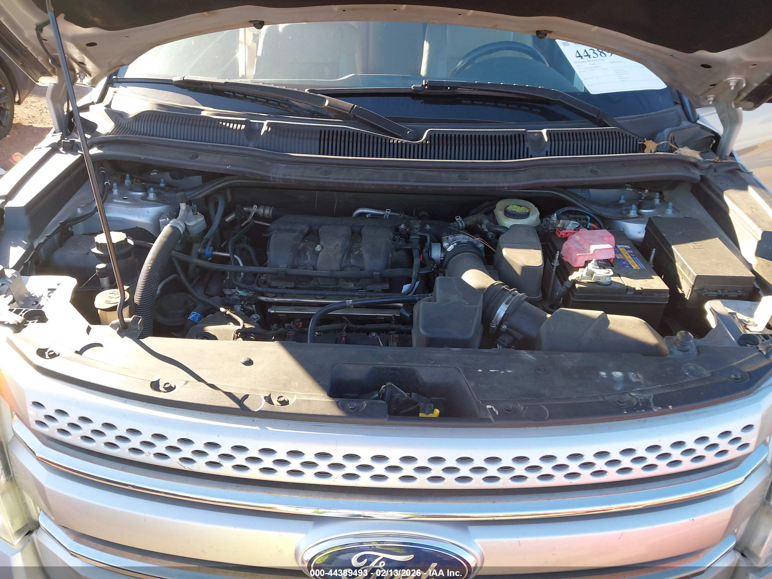 FORD EXPLORER image 10