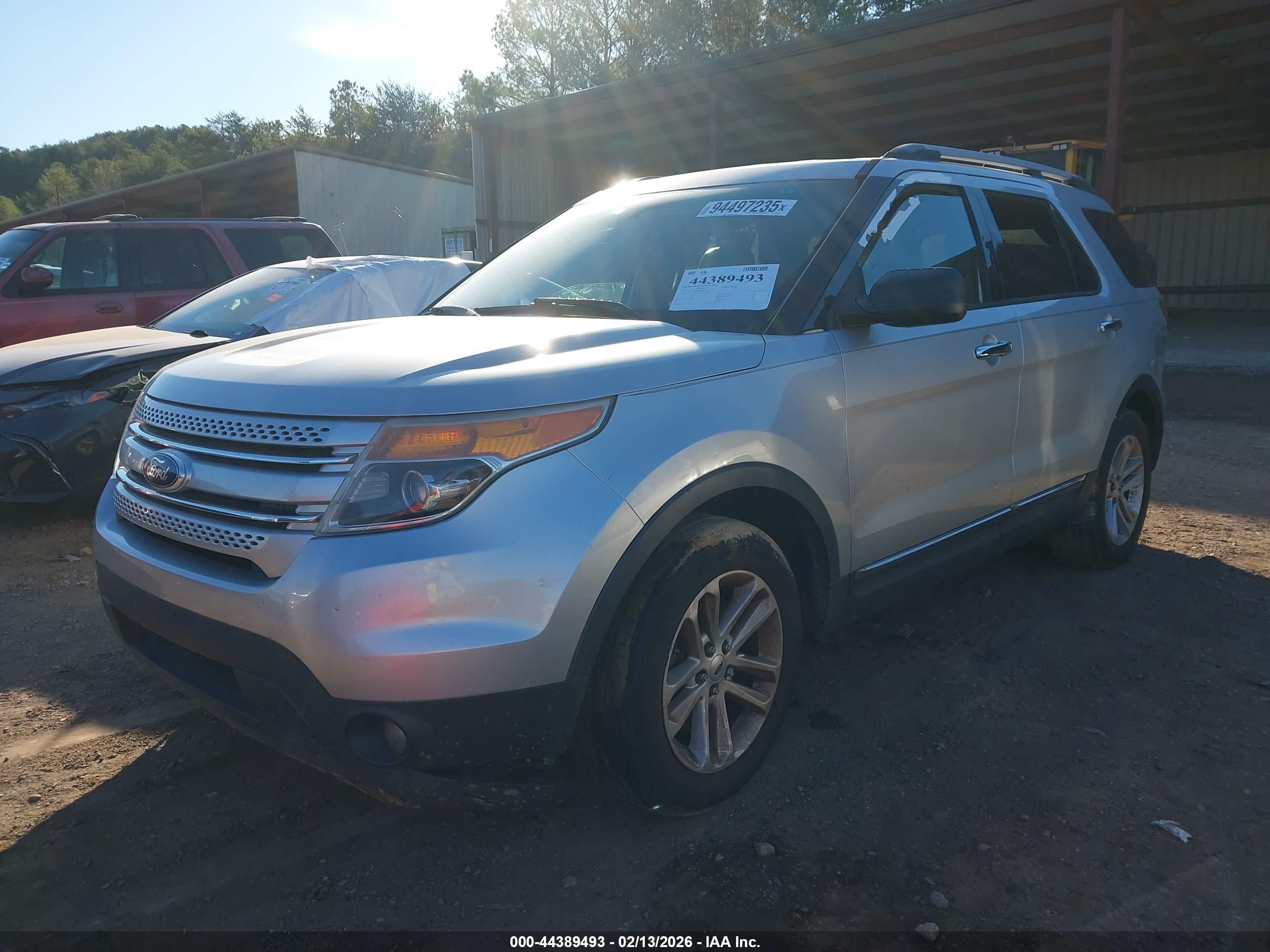 FORD EXPLORER image 2