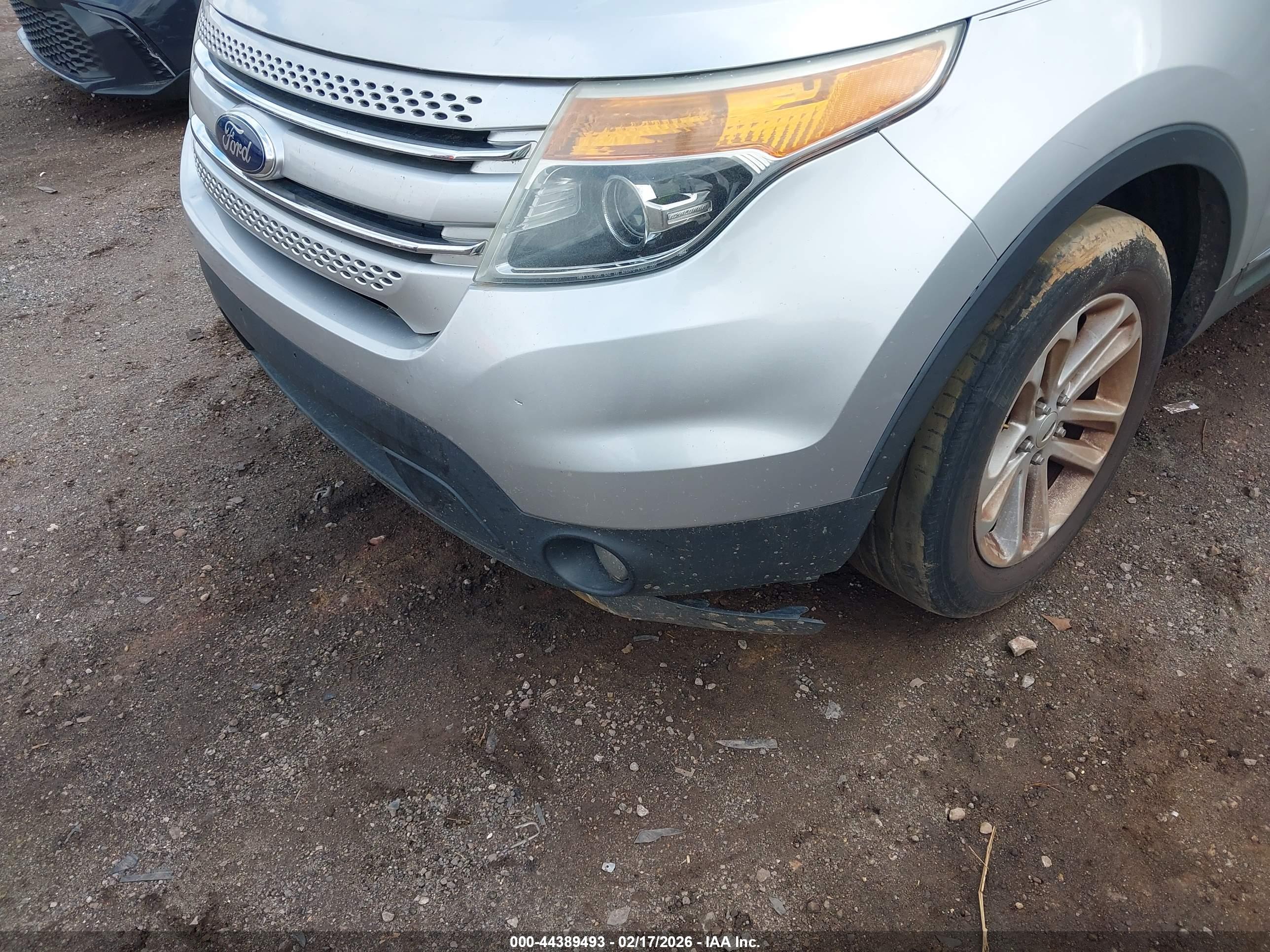 FORD EXPLORER image 6