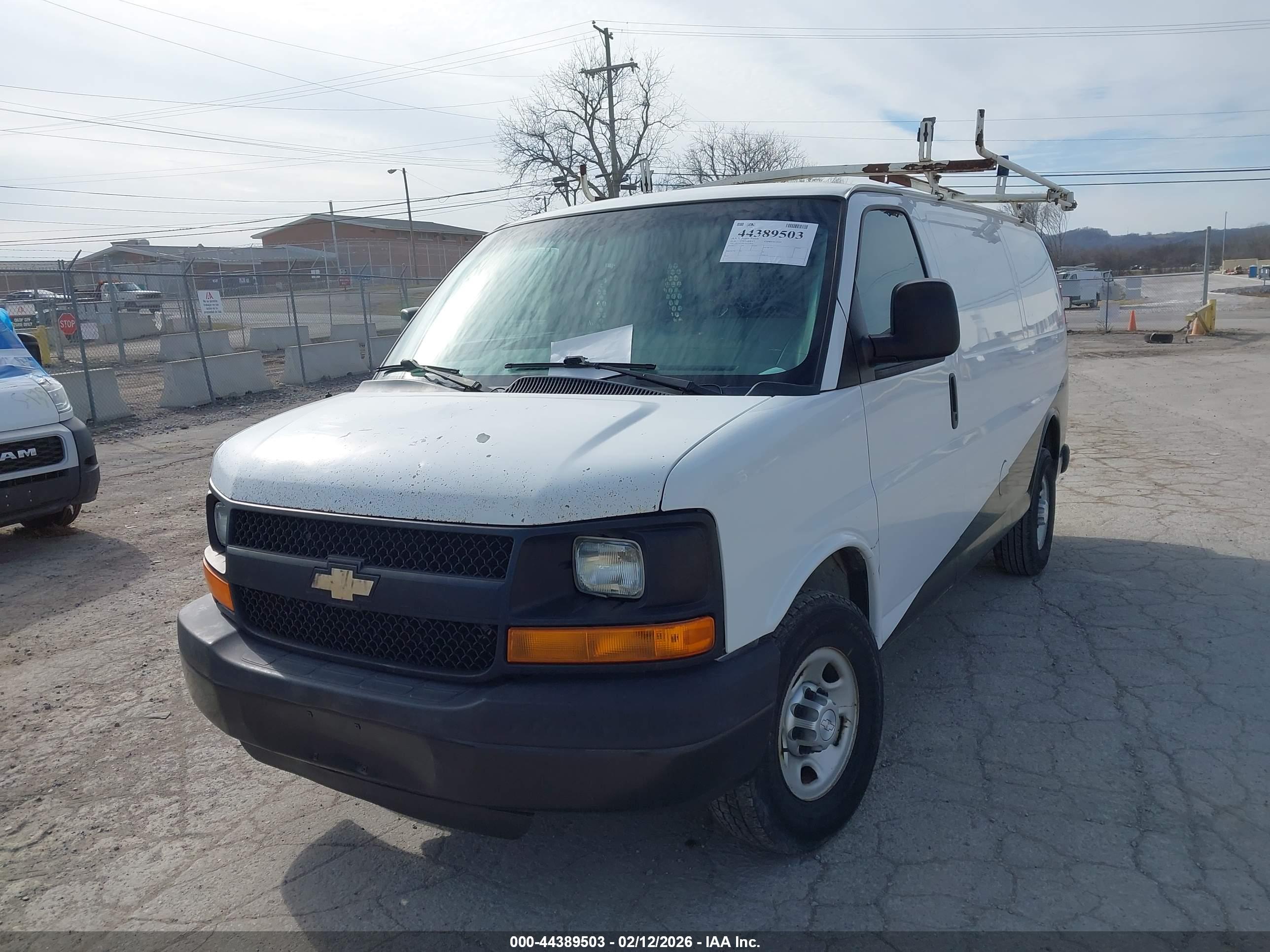 CHEVROLET EXPRESS image 6