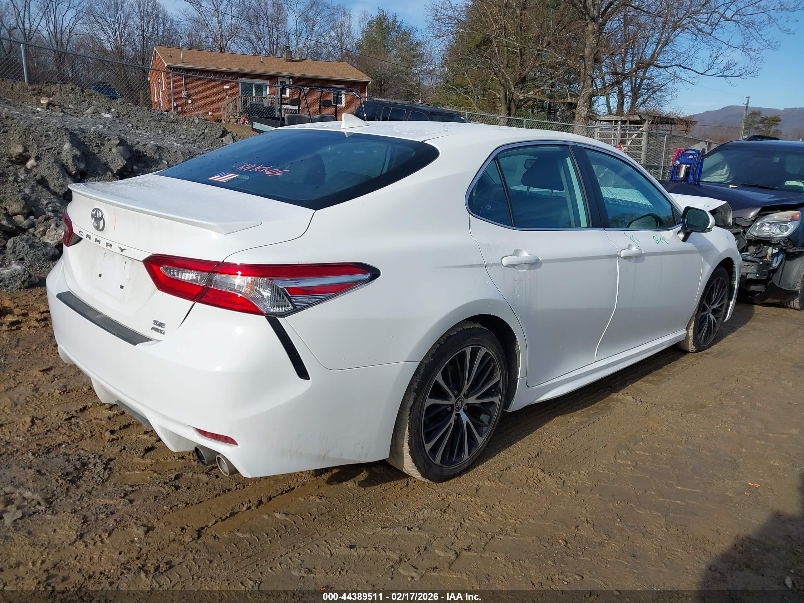 TOYOTA CAMRY image 4